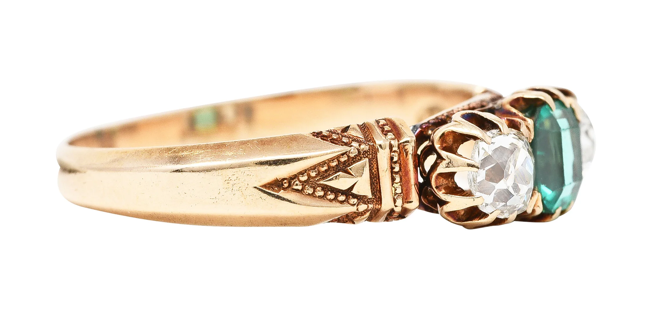 Victorian 1.00 CTW Emerald Old Mine Cut Diamond 14 Karat Yellow Gold Belcher Antique Three Stone Ring - Image 3