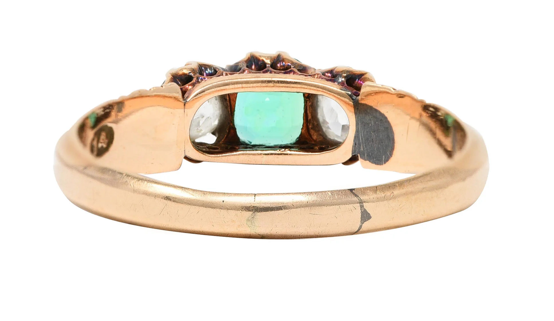 Victorian 1.00 CTW Emerald Old Mine Cut Diamond 14 Karat Yellow Gold Belcher Antique Three Stone Ring - Image 4
