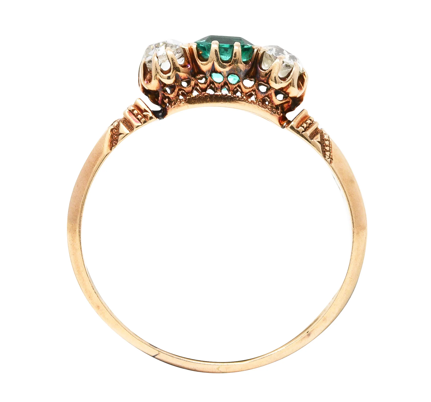 Victorian 1.00 CTW Emerald Old Mine Cut Diamond 14 Karat Yellow Gold Belcher Antique Three Stone Ring - Image 8
