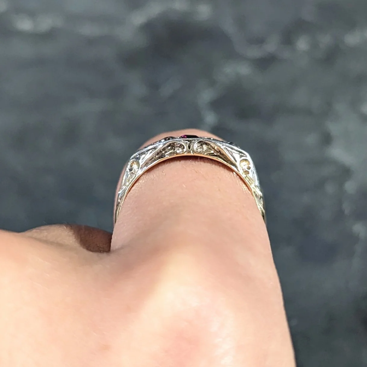 Edwardian Ruby Old European Cut Diamond Platinum-Topped 18 Karat Yellow Gold Scroll Antique Five Stone Band Ring - Image 11