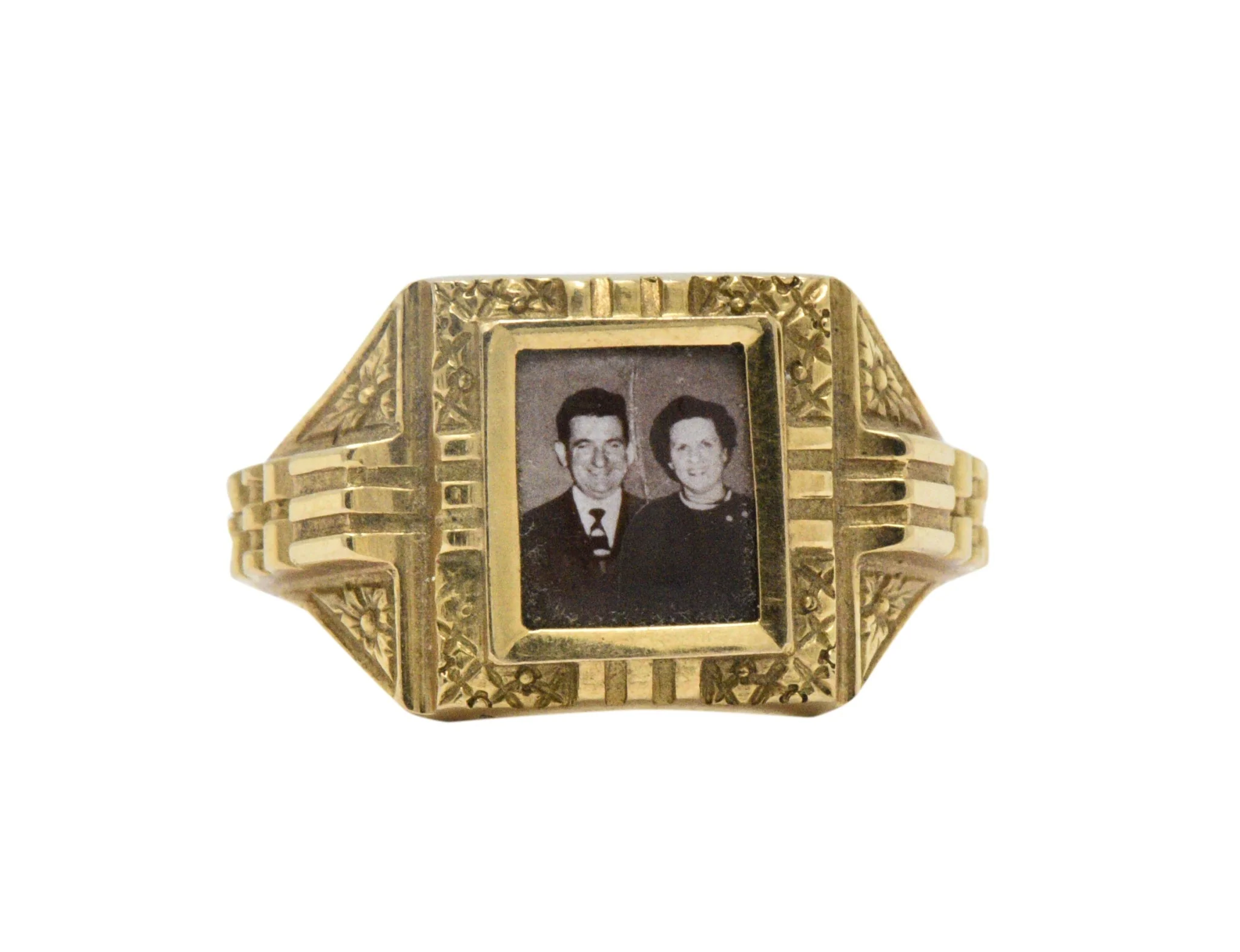 19 Karat Yellow Gold Portrait Frame Unisex / Men's Ring Mid - 19th Century - Image 3