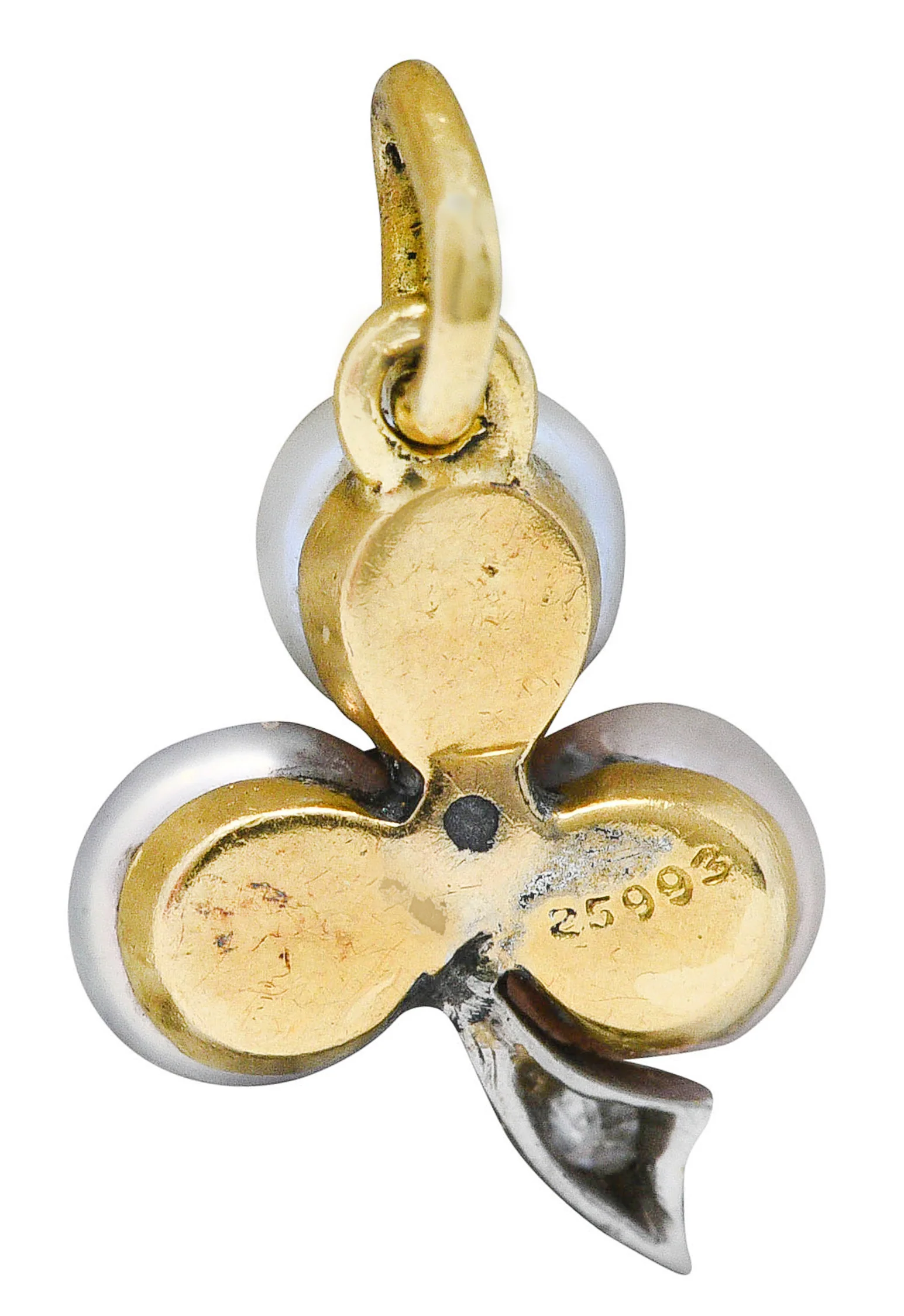 1900 Edwardian Diamond Pearl Platinum-Topped 18 Karat Gold Clover Charm - Image 3