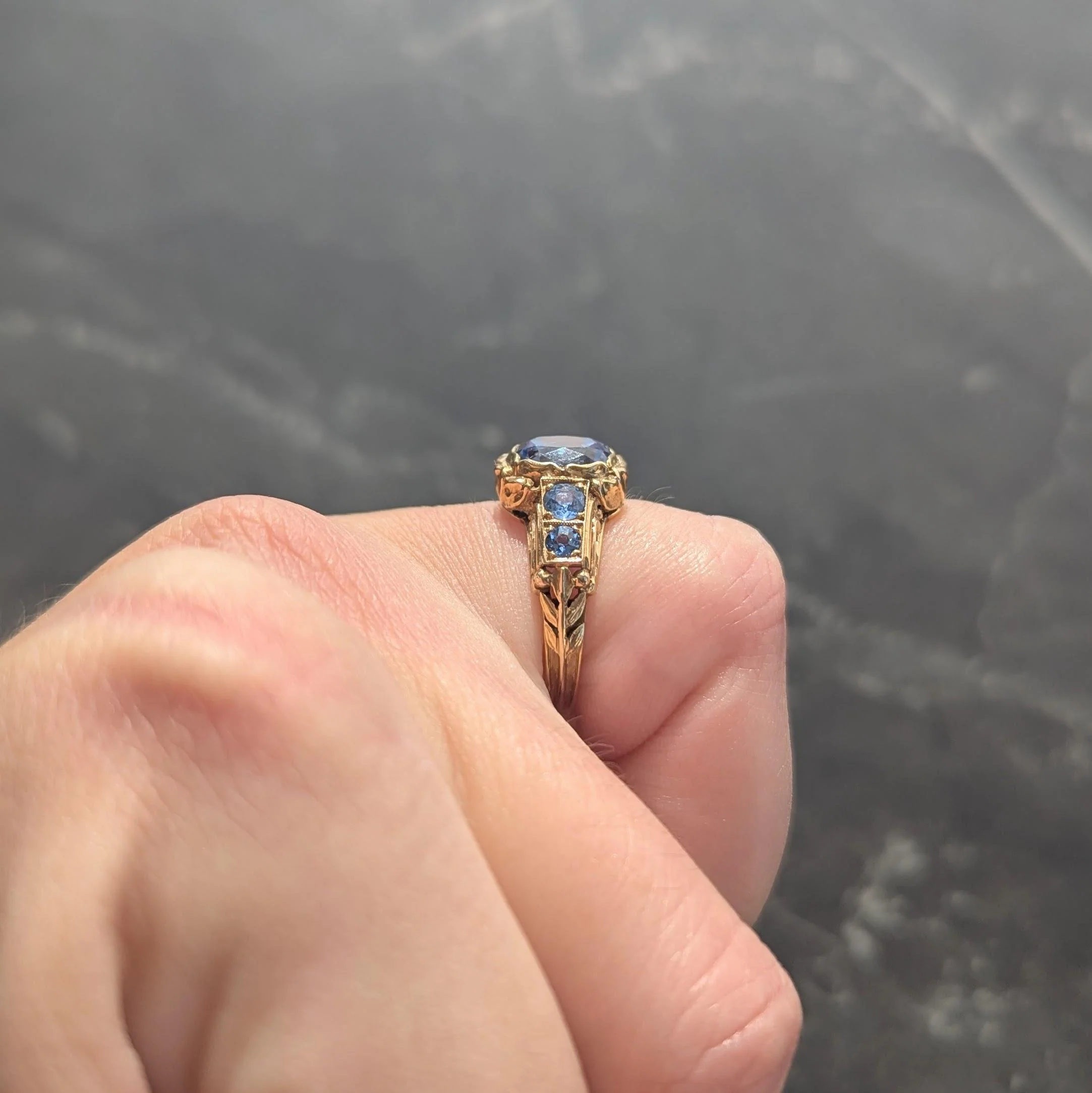 1905 Art Nouveau 3.54 CTW Sapphire 14 Karat Yellow Gold Antique Flower Ring - Image 10