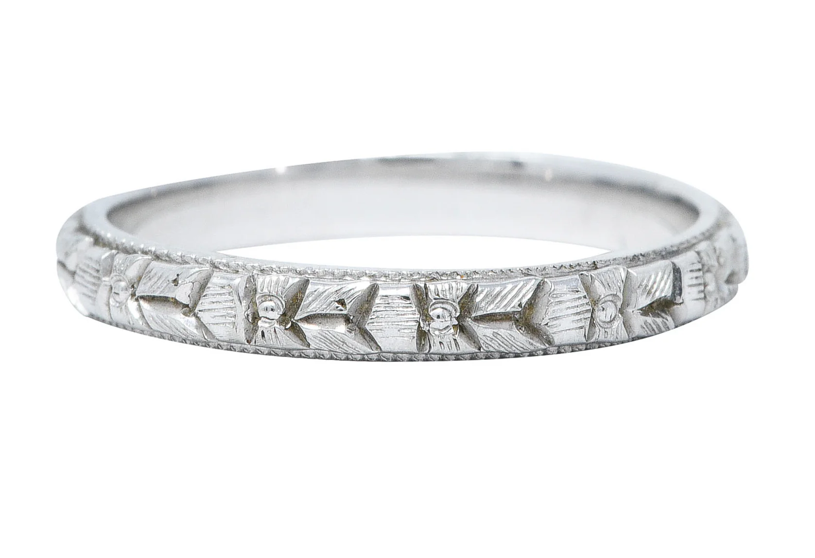 1920's Belais Art Deco 18 Karat White Gold Faceted Garland Band Ring - Image 2