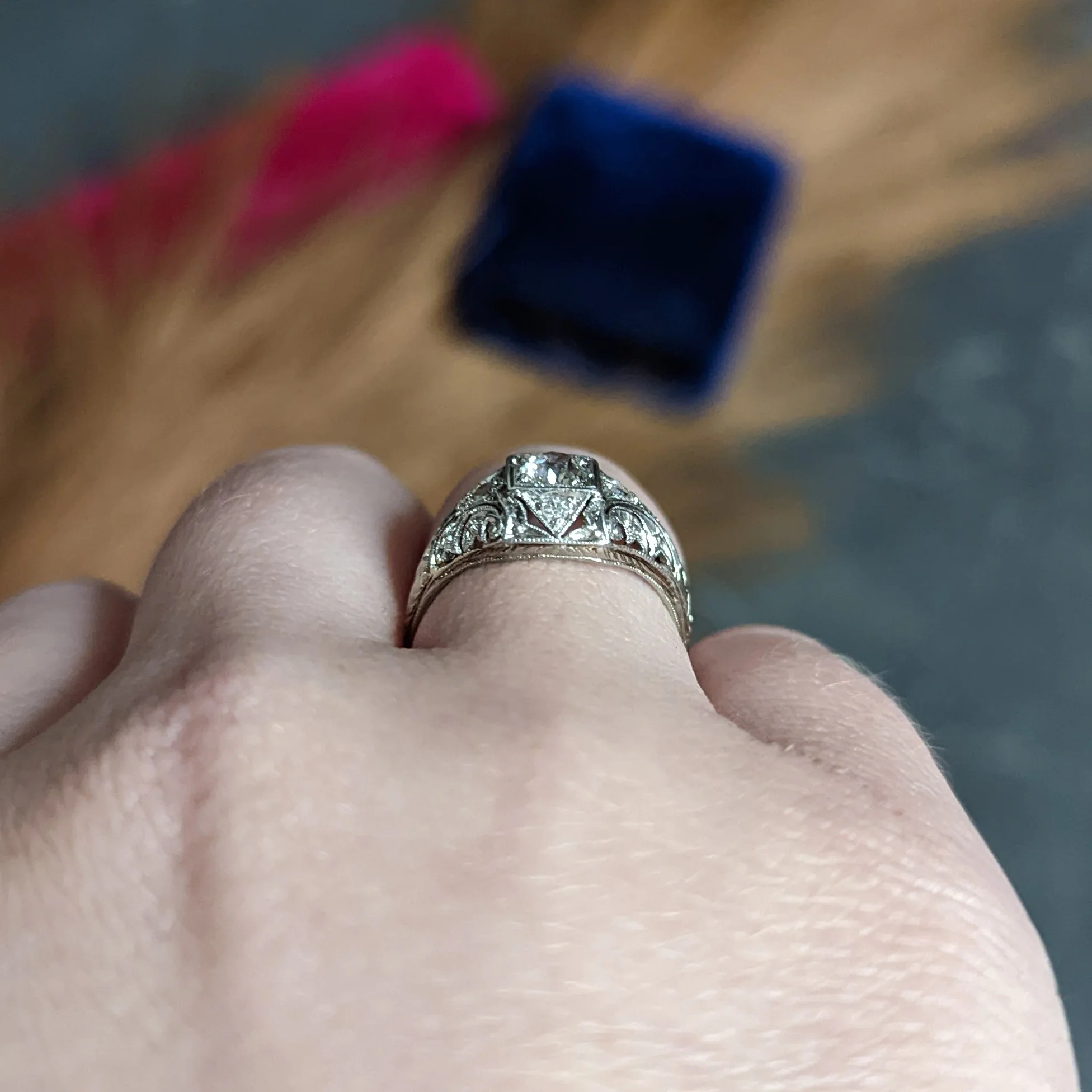 1929 Art Deco 0.45 CTW Diamond Platinum-Topped 18 Karat White Gold Foliate Ring - Image 14