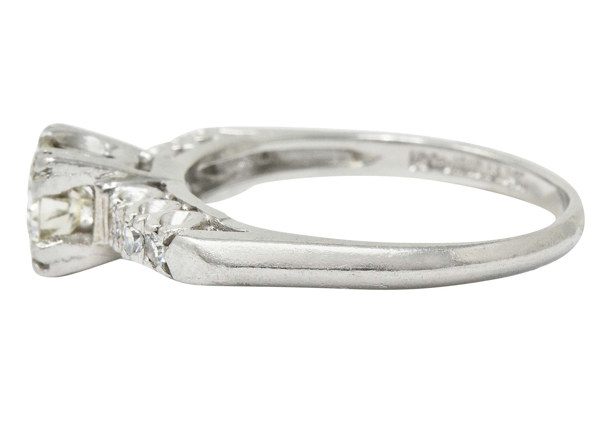 1940's Retro 0.78 CTW Diamond Platinum Fishtail Engagement Ring - Image 5