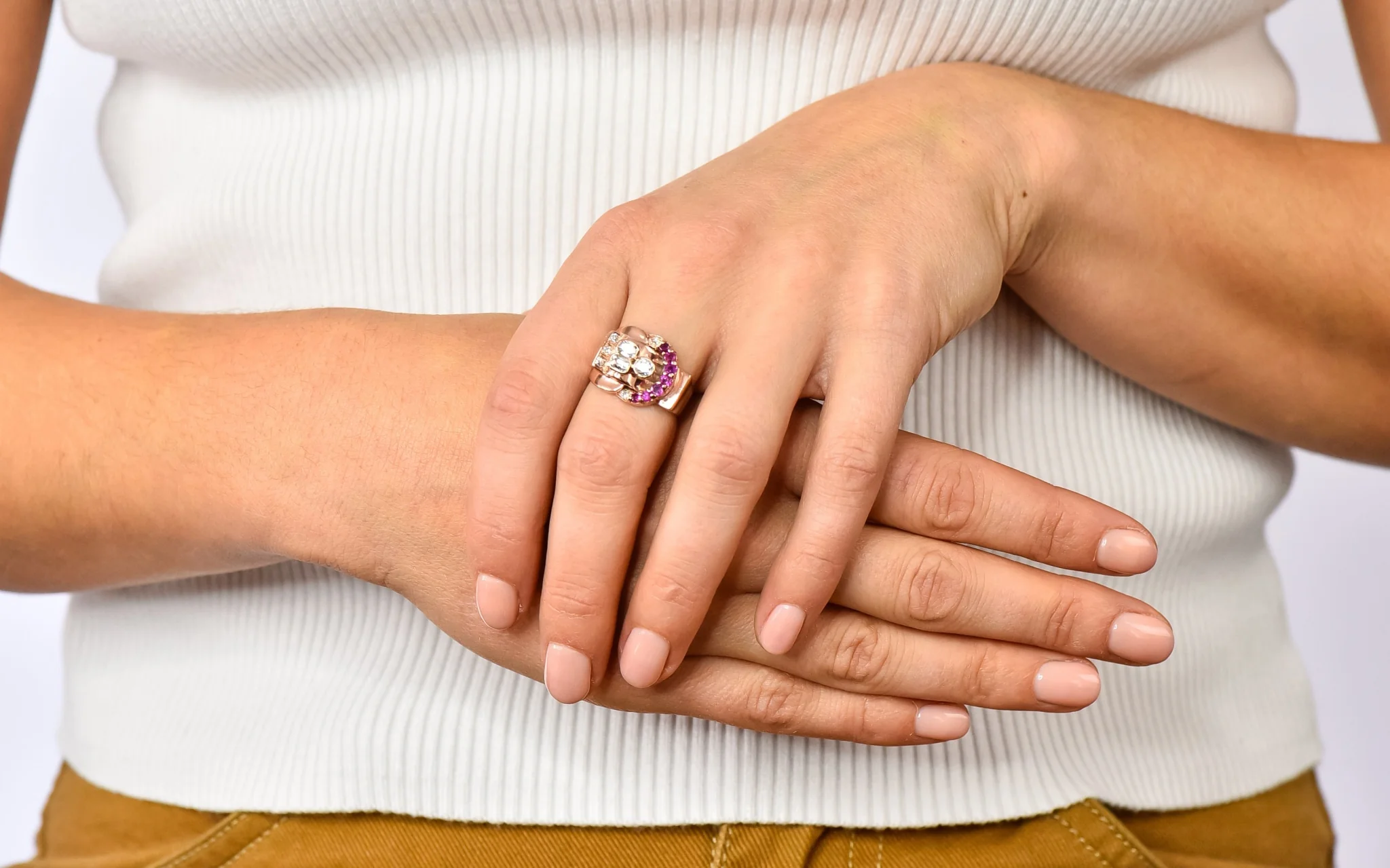 1940's Retro 1.20 CTW Diamond Ruby 14 Karat Rose Gold Buckle Ring - Image 11