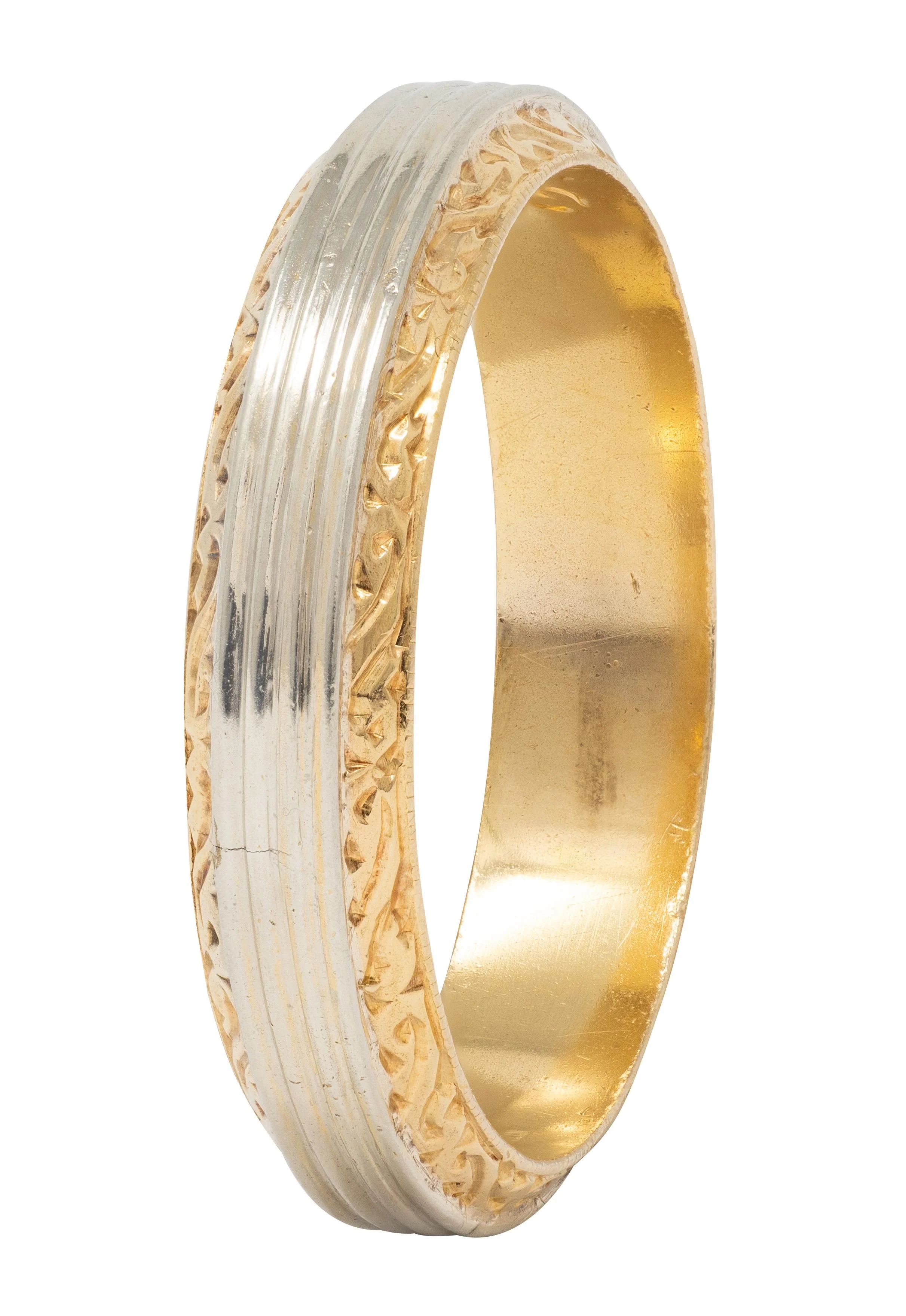 1944 18 Karat Two-Tone Gold Vintage Scrolling Wedding Band Ring - Image 3