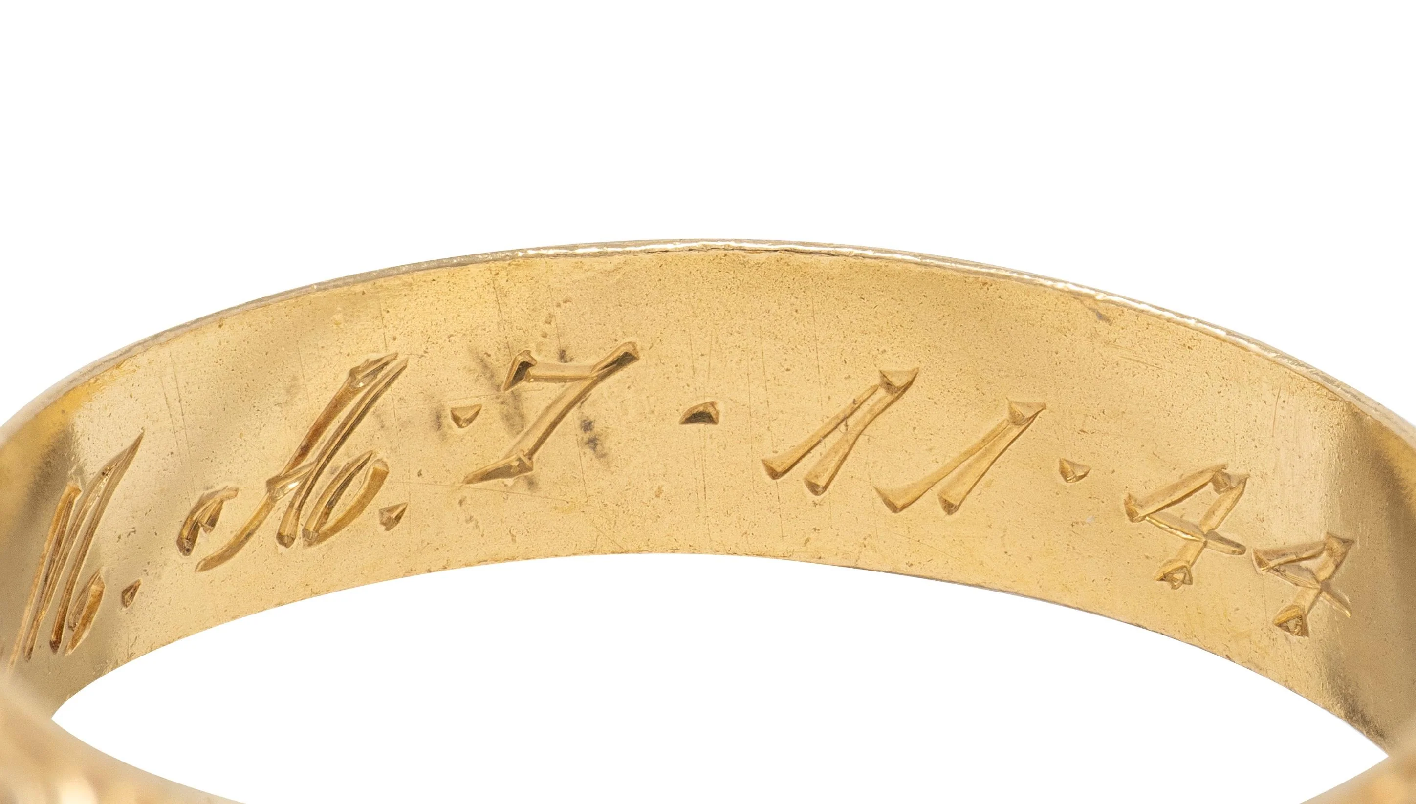 1944 18 Karat Two-Tone Gold Vintage Scrolling Wedding Band Ring - Image 6