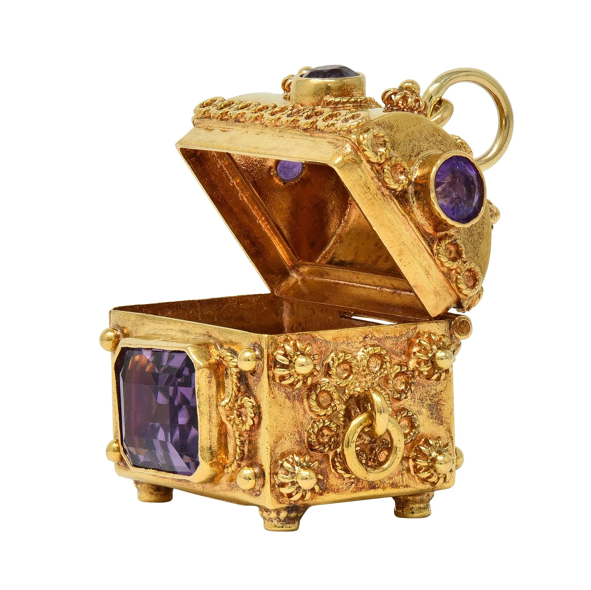 1950's Amethyst 18 Karat Yellow Gold Vintage Chest Pendant Charm - Image 2