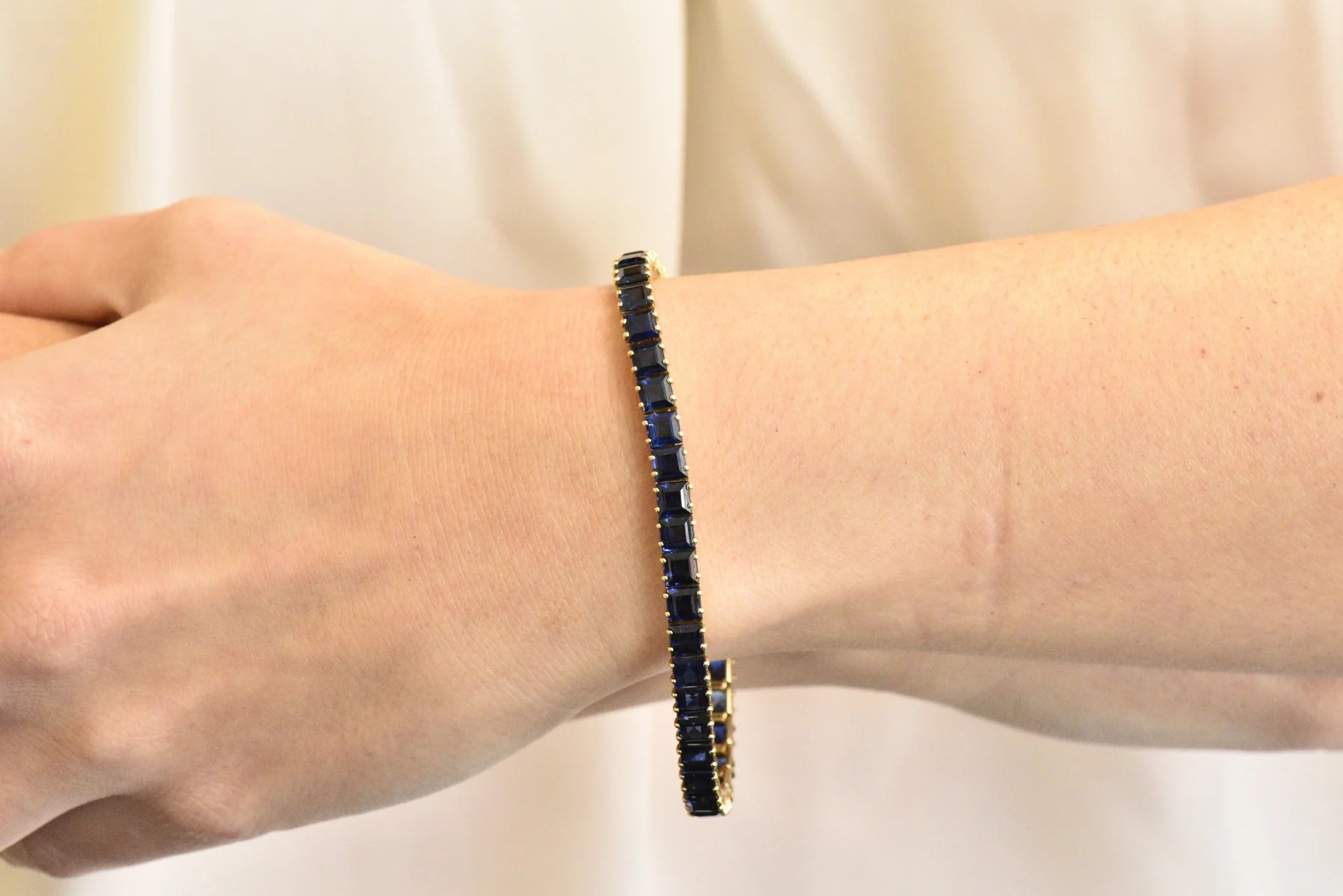 1950's Mid-Century 22.00 CTW No Heat Sapphire 18 Karat Gold Line Bracelet GIA - Image 9