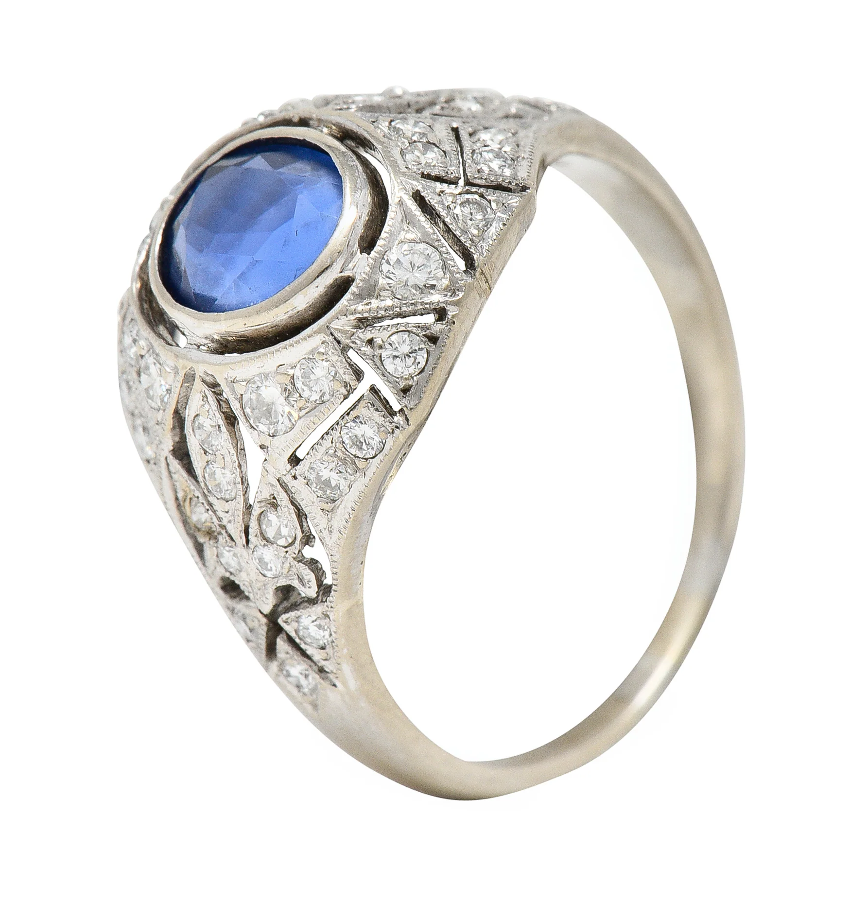 1960's Art Deco Revival 1.72 CTW Oval Cut Sapphire Diamond 14 Karat White Gold Fleur-De-Lis Vintage Bombay Dinner Ring - Image 7