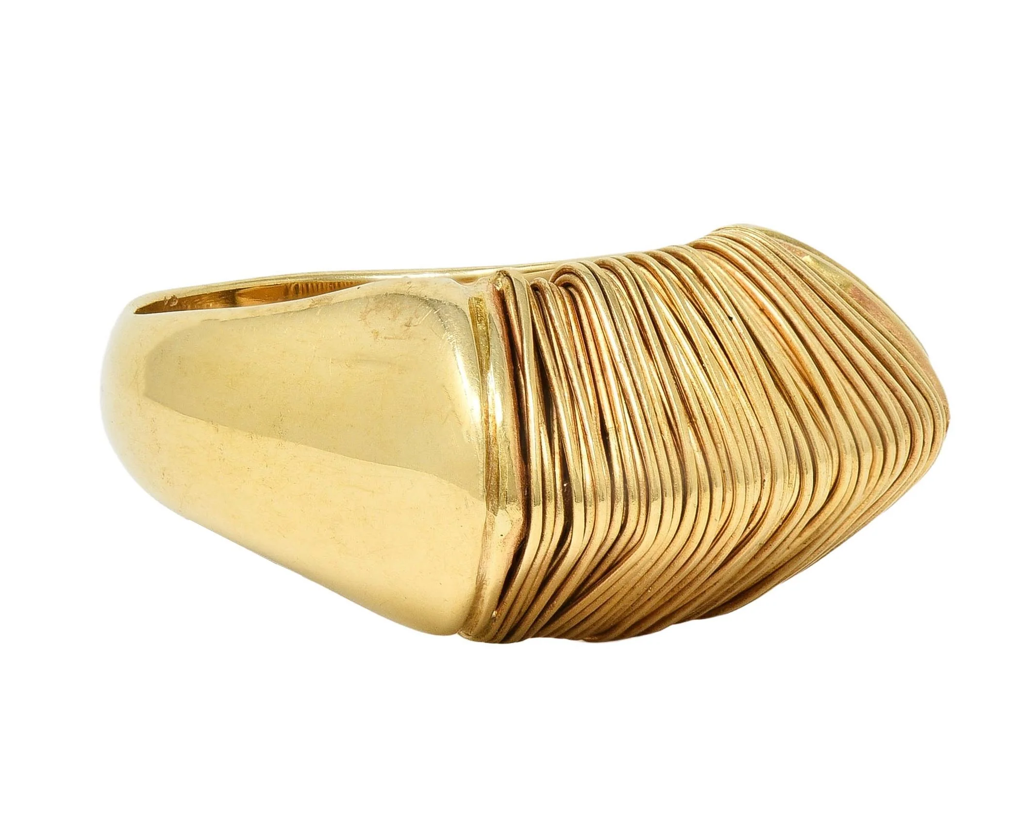 1960's Modernist 18 Karat Yellow Gold Wire Wrapped Domed Vintage Ring - Image 3