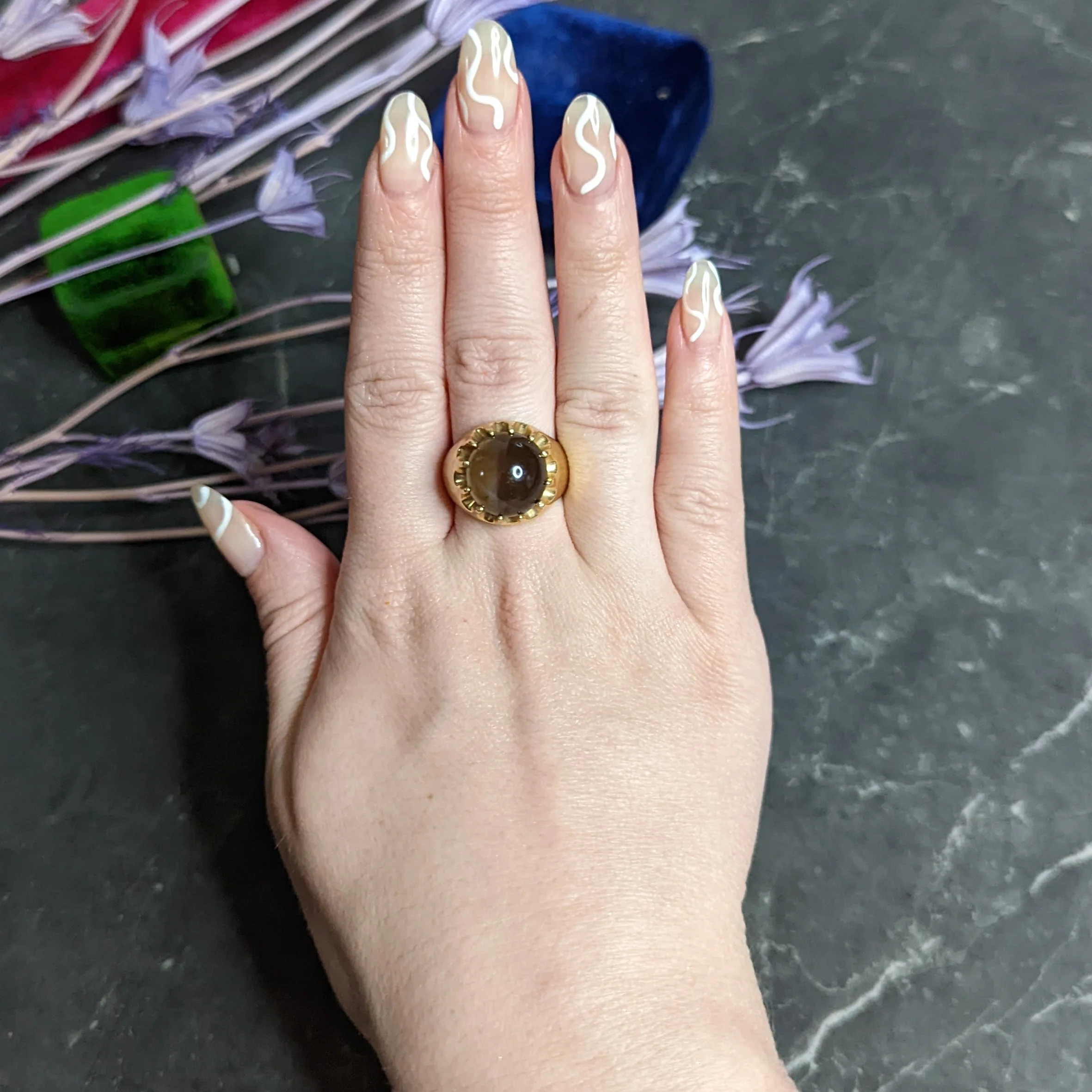 1960's Vintage Star Quartz 18 Karat Gold Belcher Set Statement Ring - Image 8