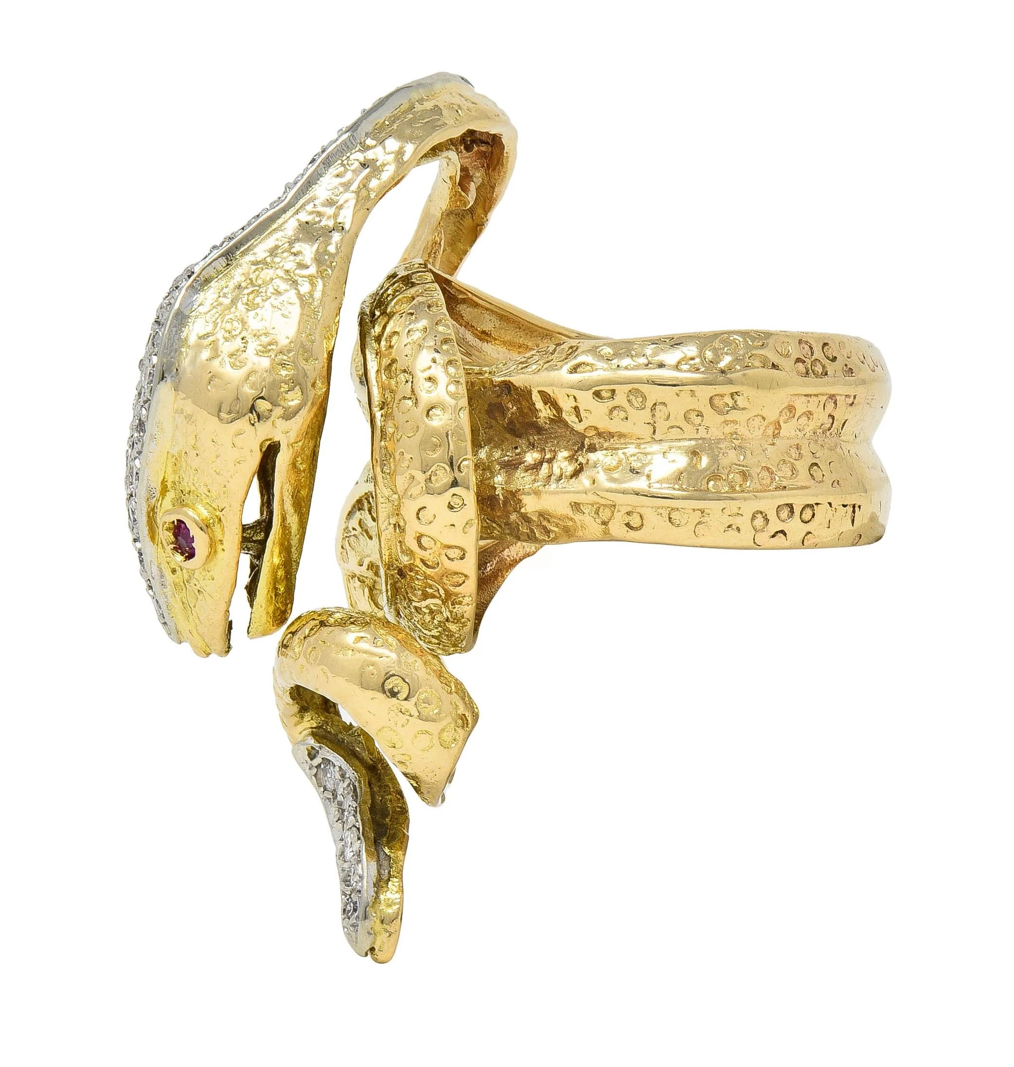 1970's 1.00 CTW Diamond Ruby 14 Karat Two-Tone Gold Vintage Unisex Snake Ring - Image 5