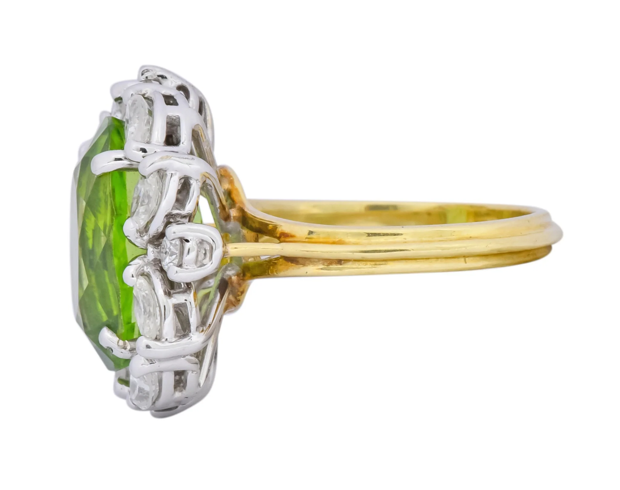 1970's 4.75 CTW Peridot Diamond 18 Karat Two-Tone Gold Cluster Ring - Image 4