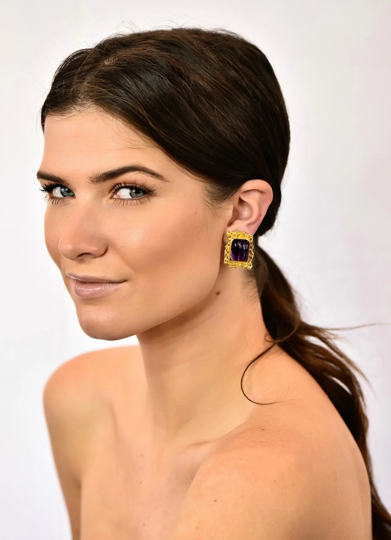 1970's Amethyst 14 Karat Yellow Gold Ear-Clip Earrings - Image 8
