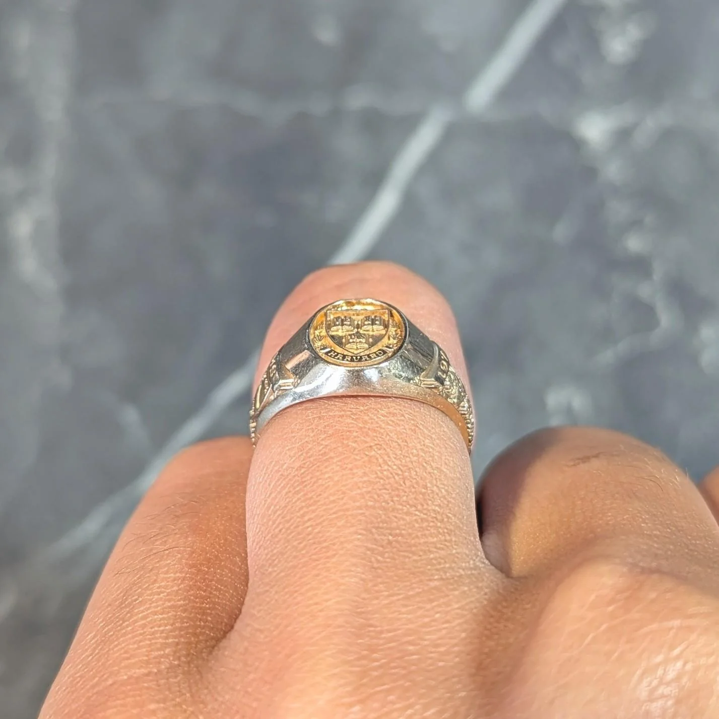 1979 14 Karat Yellow Gold Vintage Harvard Intaglio Signet Class Unisex Ring - Image 14