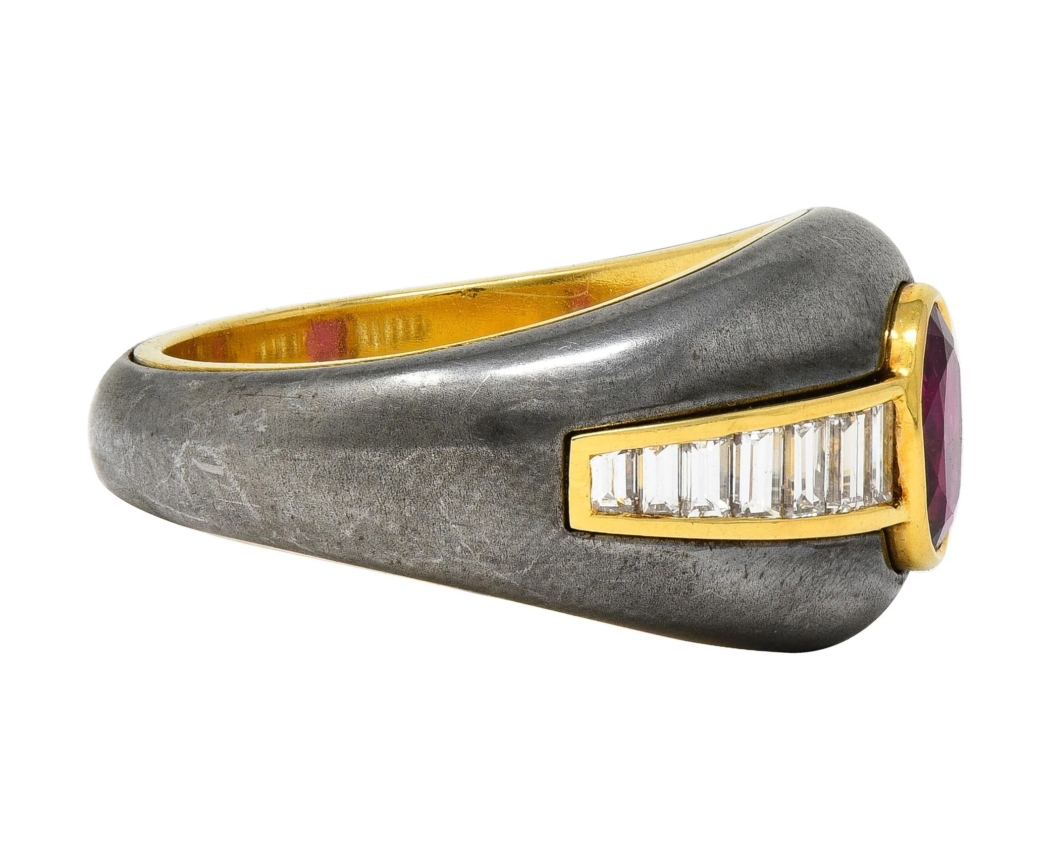 1980's 1.54 CTW Ruby Diamond Hematite 18 Karat Yellow Gold Vintage Ring GIA - Image 2