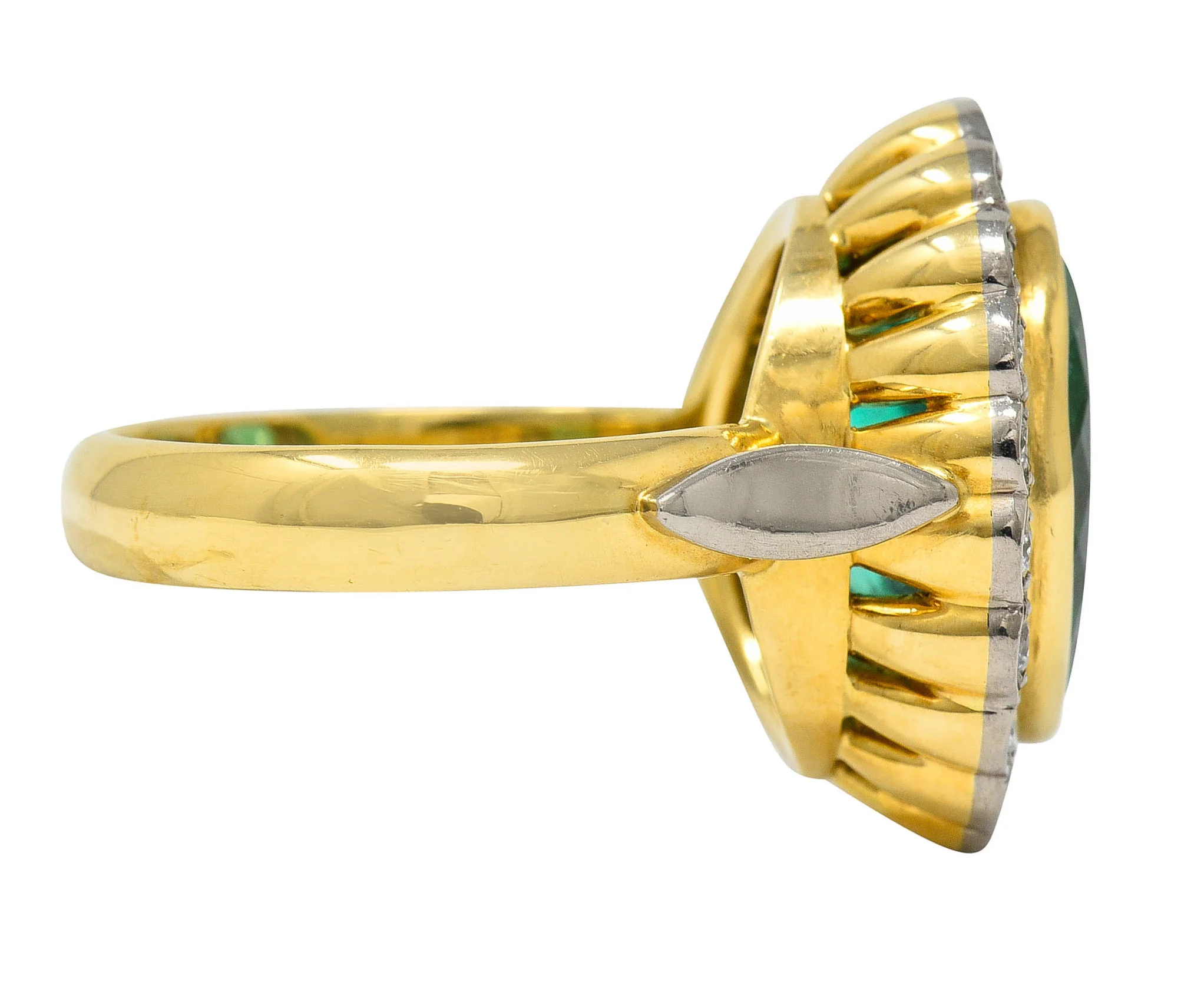 1980's 6.40 CTW Colombian Emerald Diamond 18 Karat Two-Tone Gold Cluster Vintage Ring GIA - Image 4