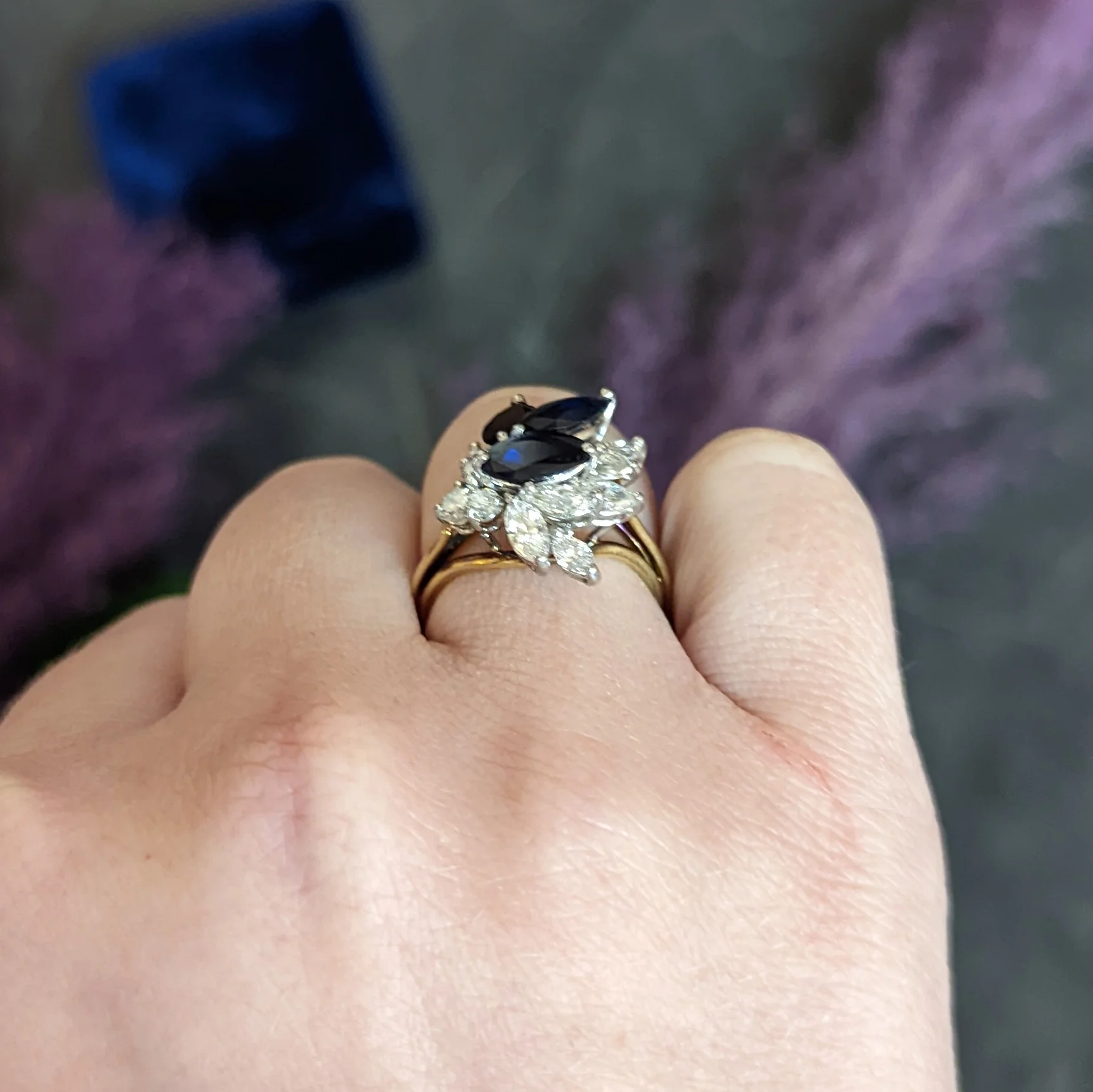 1980's Vintage 3.30 CTW Sapphire Diamond Platinum 18 Karat Gold Cluster Ring - Image 15