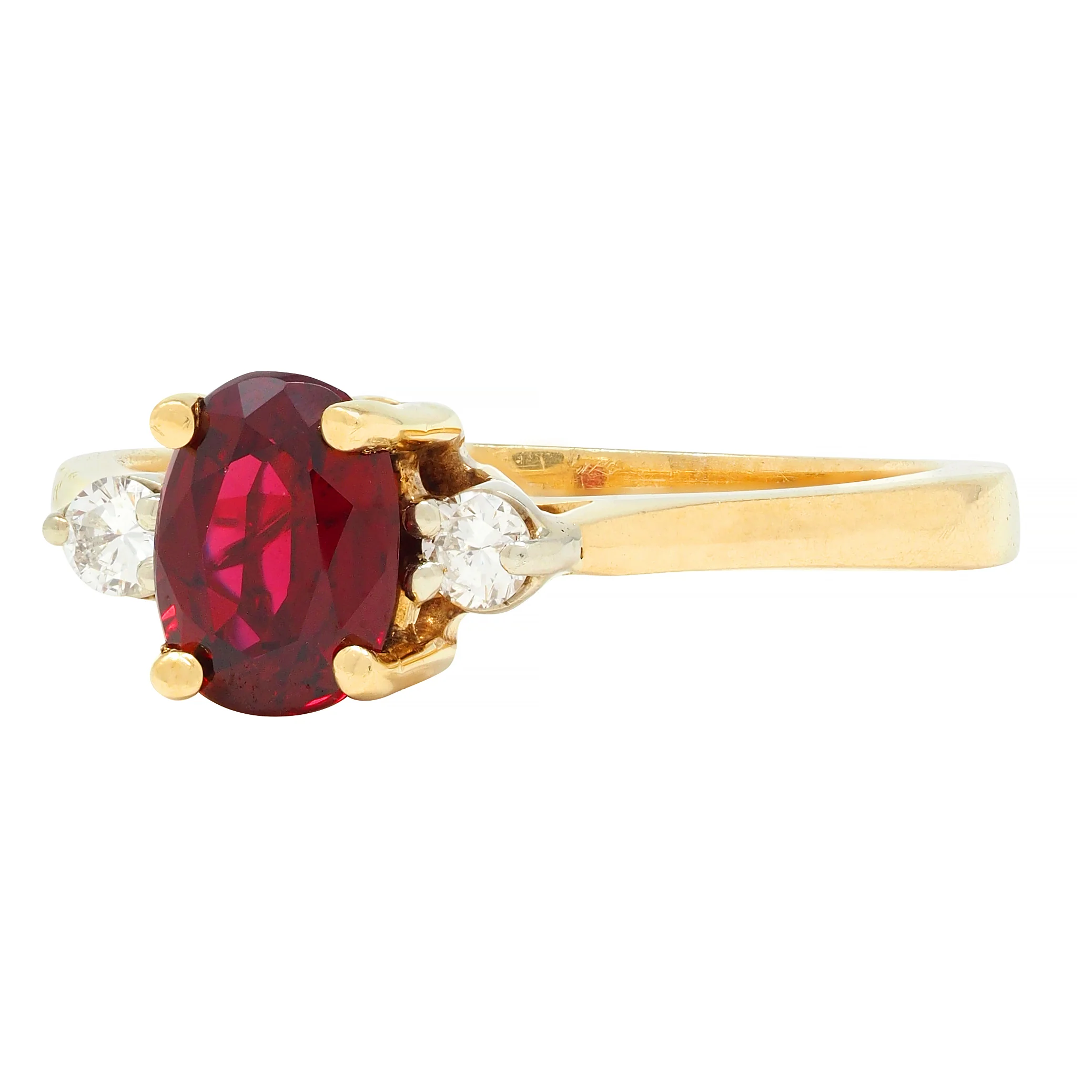 1990's 0.98 CTW Ruby Diamond 18 Karat Yellow Gold Three Stone Vintage Ring - Image 7
