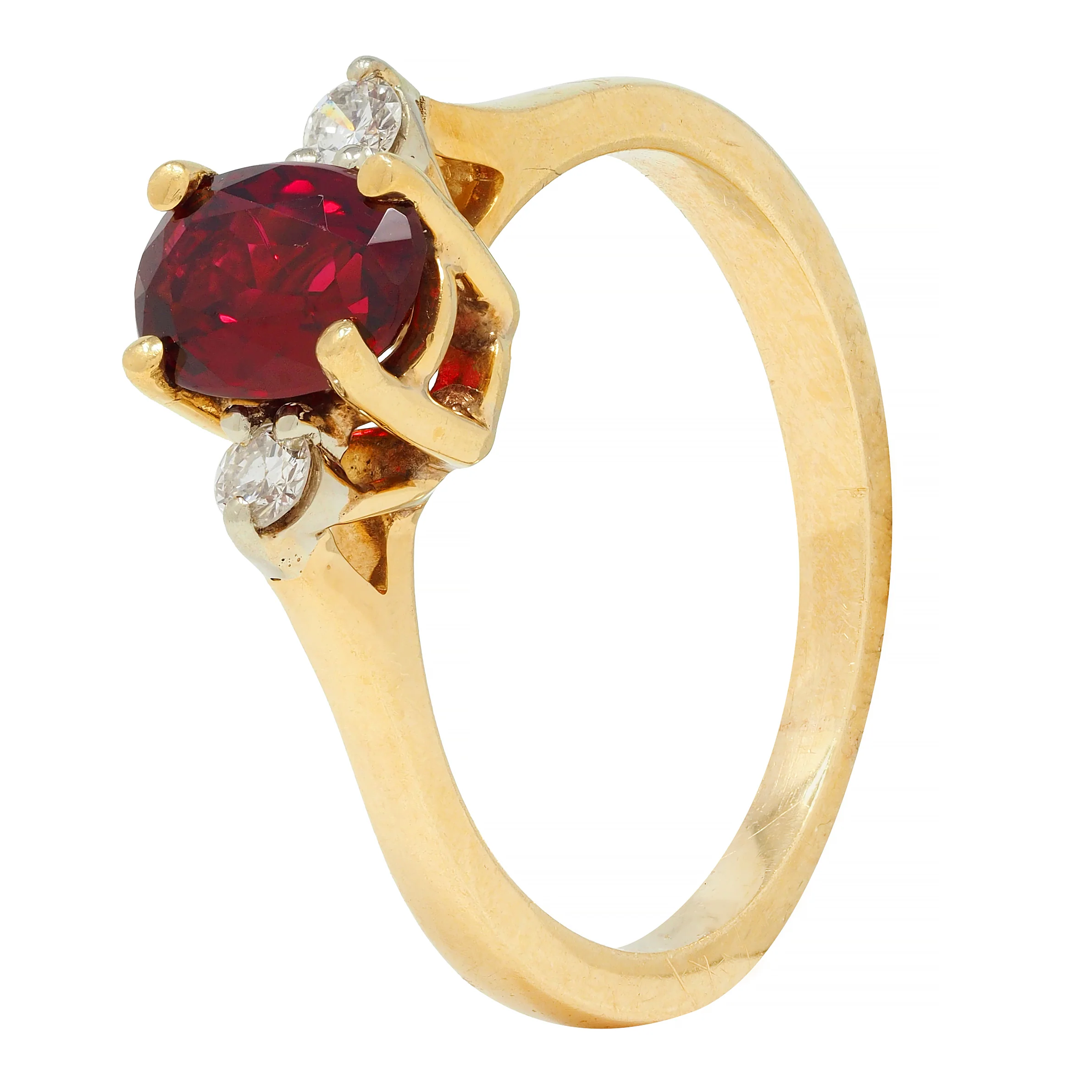 1990's 0.98 CTW Ruby Diamond 18 Karat Yellow Gold Three Stone Vintage Ring - Image 9