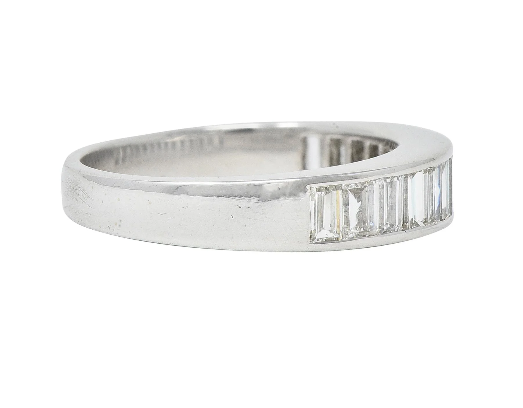 1990's 1.25 CTW Diamond 18 Karat White Gold Vintage Channel Band Ring - Image 4