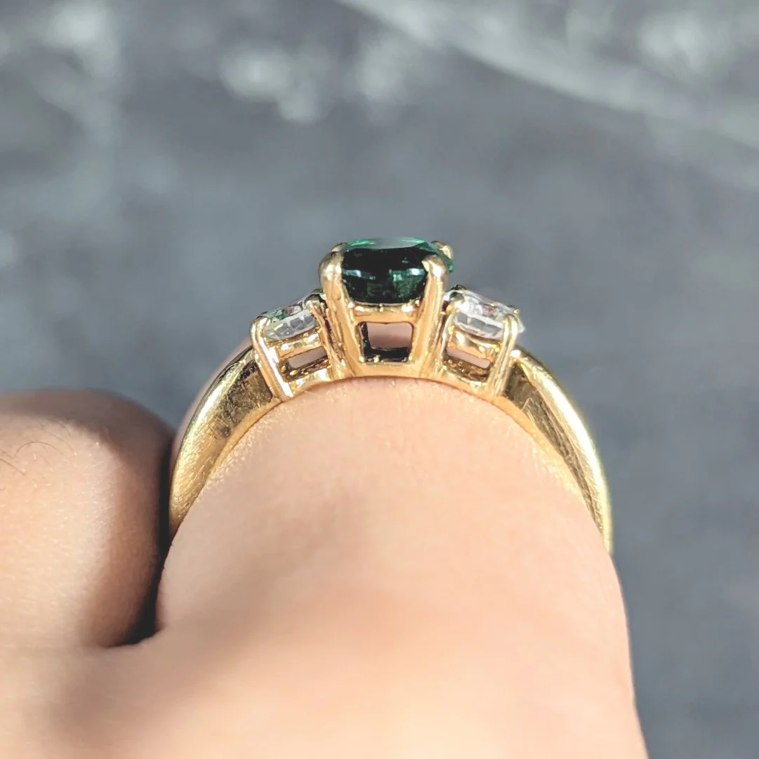 1990's 1.60 CTW Oval Cut Emerald Diamond 18 Karat Yellow Gold Vintage Three Stone GIA - Image 10