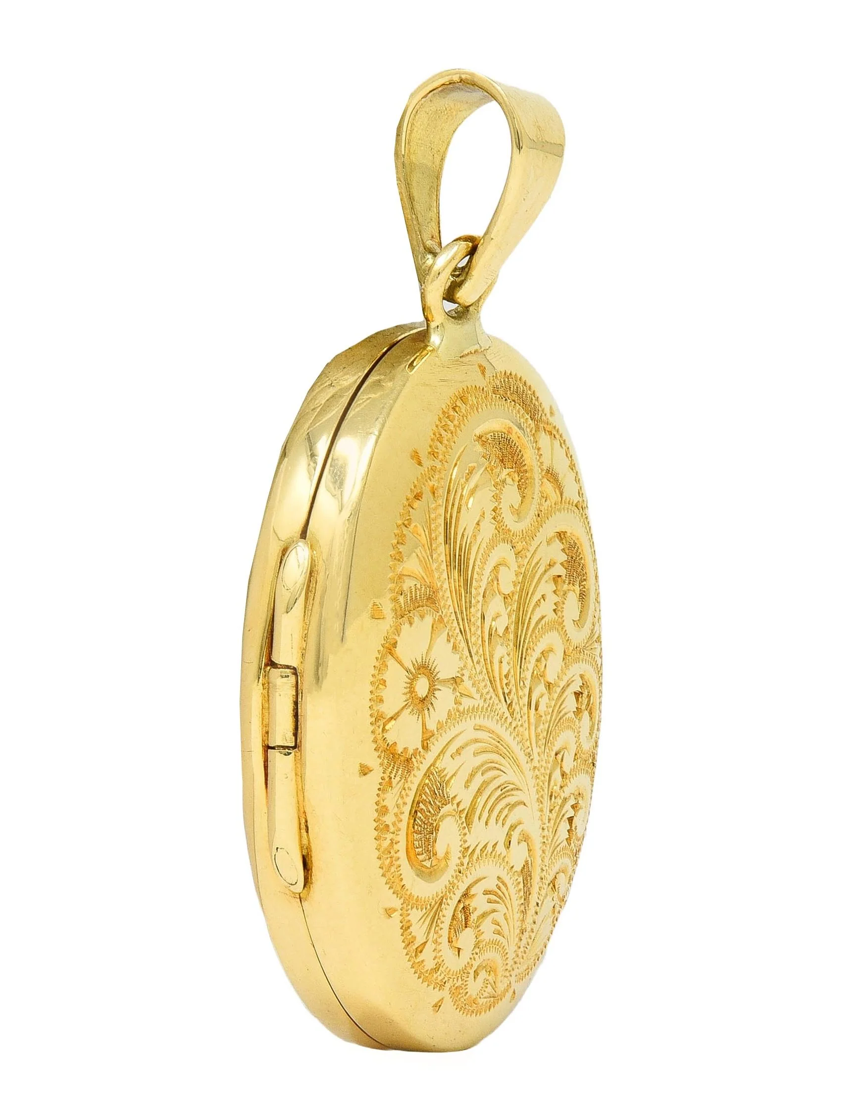 1993 Victorian Revival British 18 Karat Yellow Gold Vintage Floral Locket Pendant - Image 5
