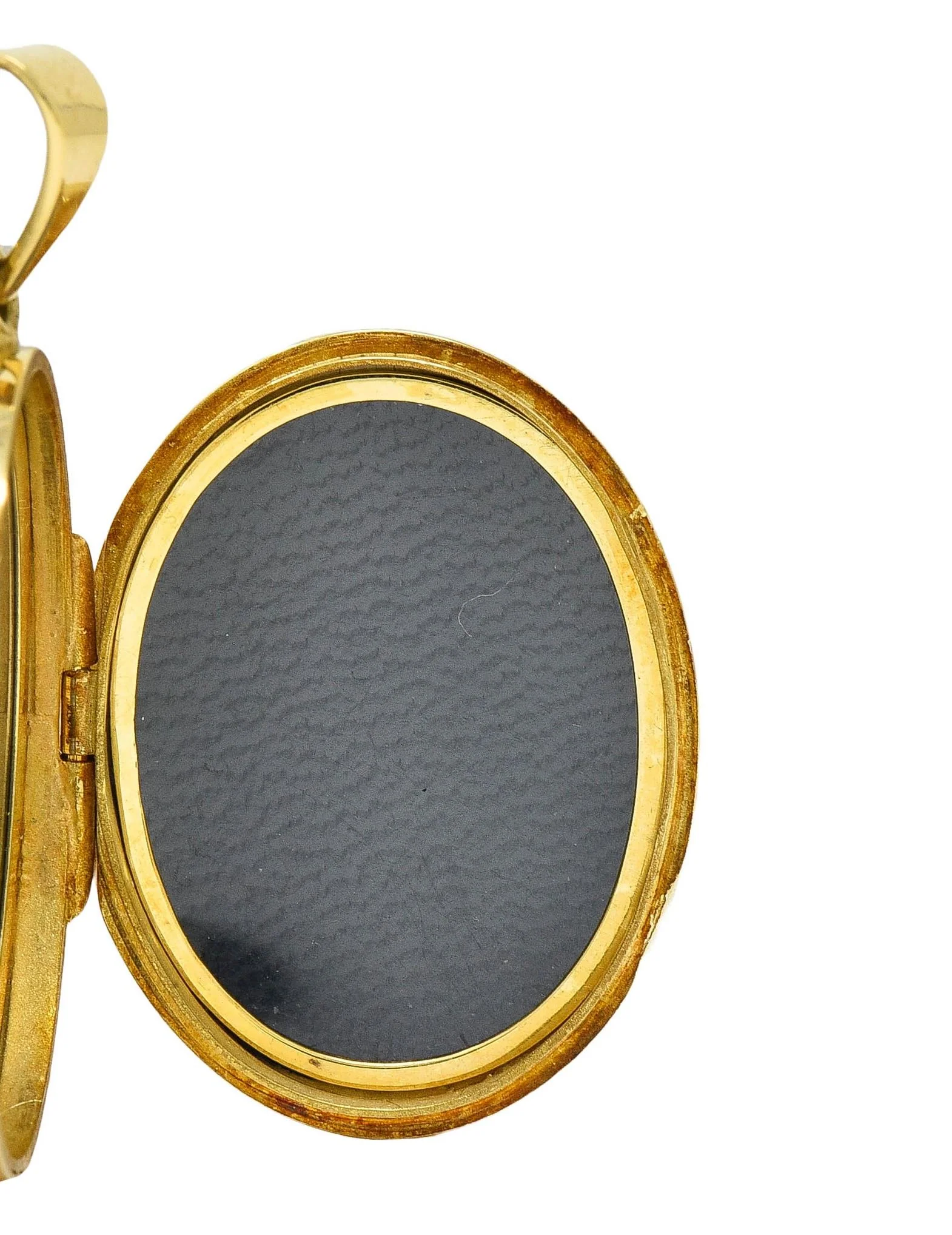 1993 Victorian Revival British 18 Karat Yellow Gold Vintage Floral Locket Pendant - Image 7