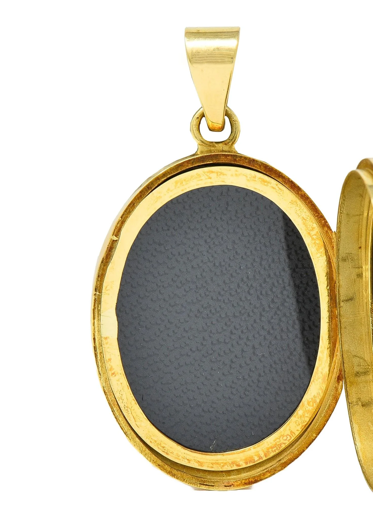 1993 Victorian Revival British 18 Karat Yellow Gold Vintage Floral Locket Pendant - Image 8