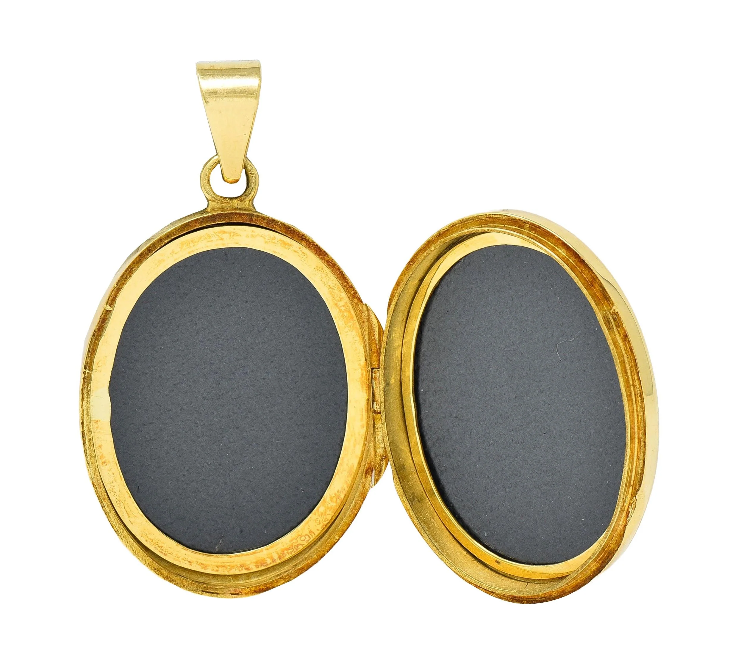 1993 Victorian Revival British 18 Karat Yellow Gold Vintage Floral Locket Pendant - Image 9