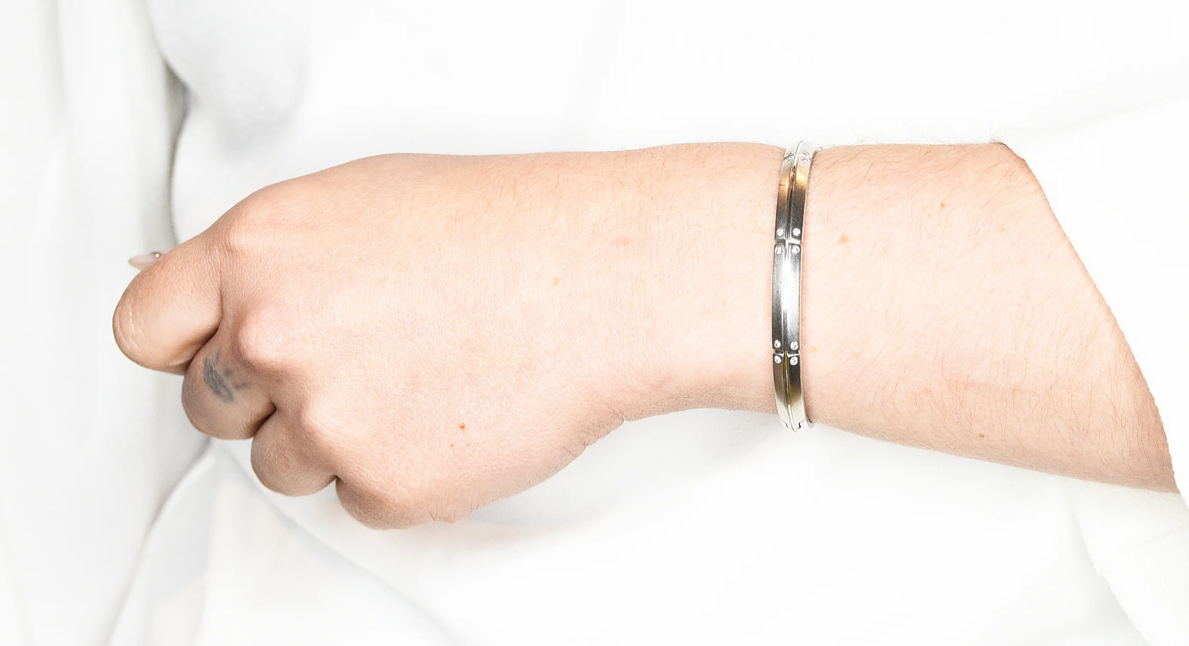 2000's Tiffany & Co. Diamond 18 Karat White Gold Streamerica Bangle Bracelet - Image 10