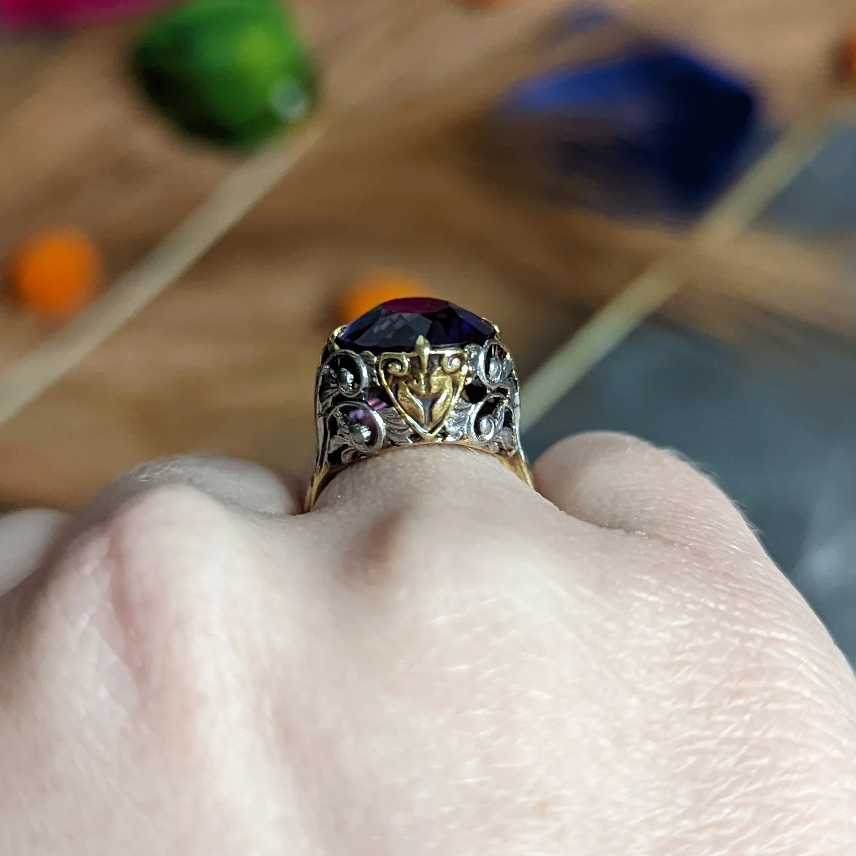 Allsopp-Steller Amethyst 14 Karat Two-Tone Gold Scrolled Foliate Ring - Image 14