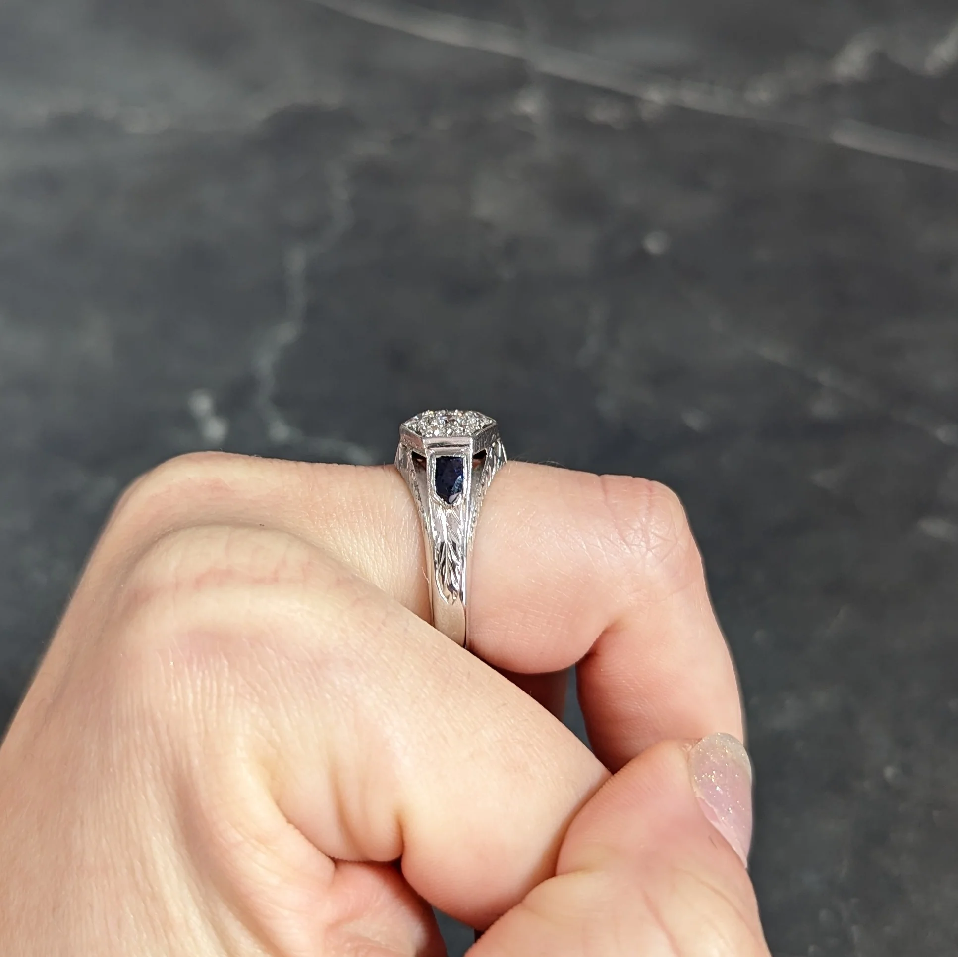 Art Deco 0.45 CTW Old European Sapphire 20 Karat White Gold Foliate Cluster Unisex Signet Ring - Image 11