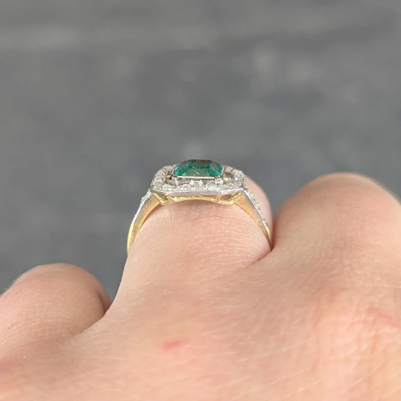 Art Deco 1.67 CTW Colombian Emerald Diamond Platinum 18 Karat Yellow Gold Antique Halo Ring GIA - Image 11