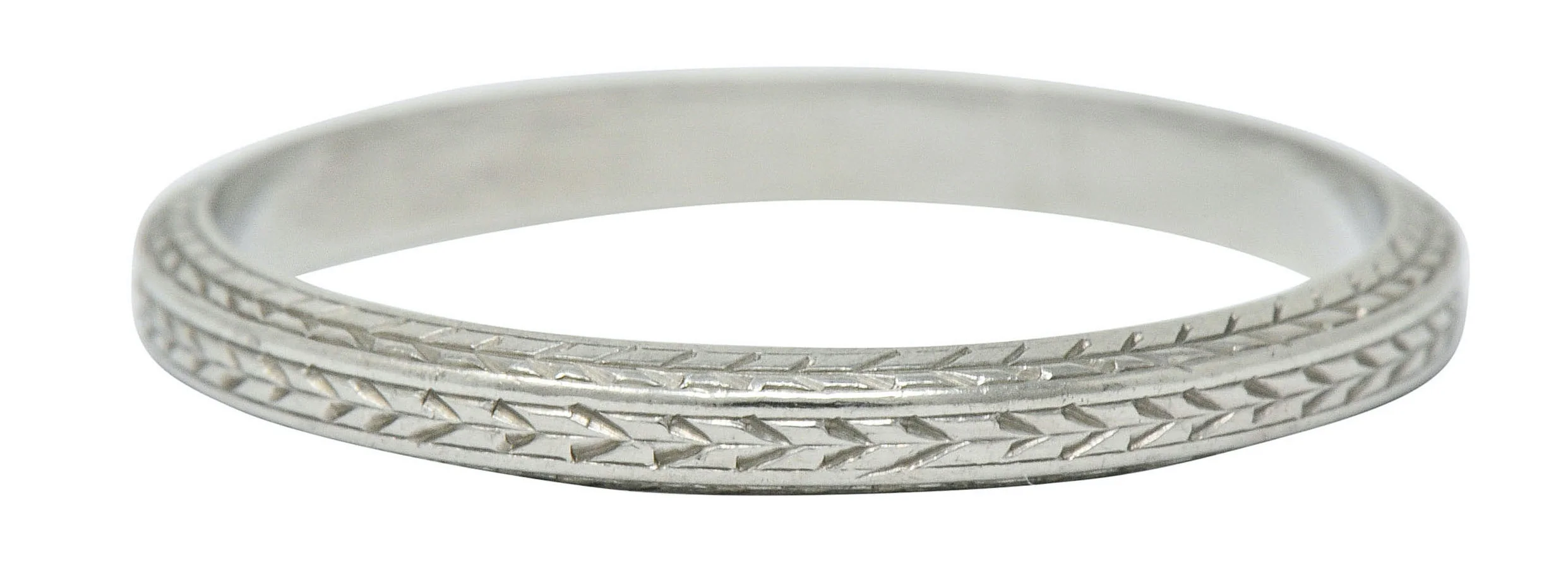 Art Deco 18 Karat White Gold Engraved Wheat Band Ring - Image 2
