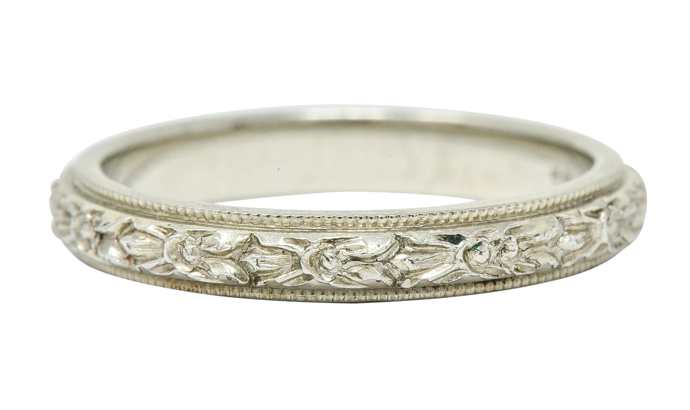 Art Deco 18 Karat White Gold Floral Band Ring - Image 7