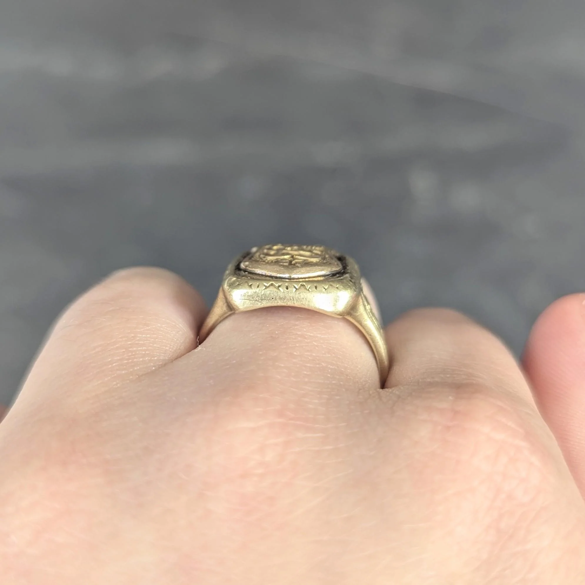 Art Deco 1927 14 Karat Yellow Gold Vintage New York Police Unisex Signet Vintage Ring - Image 7