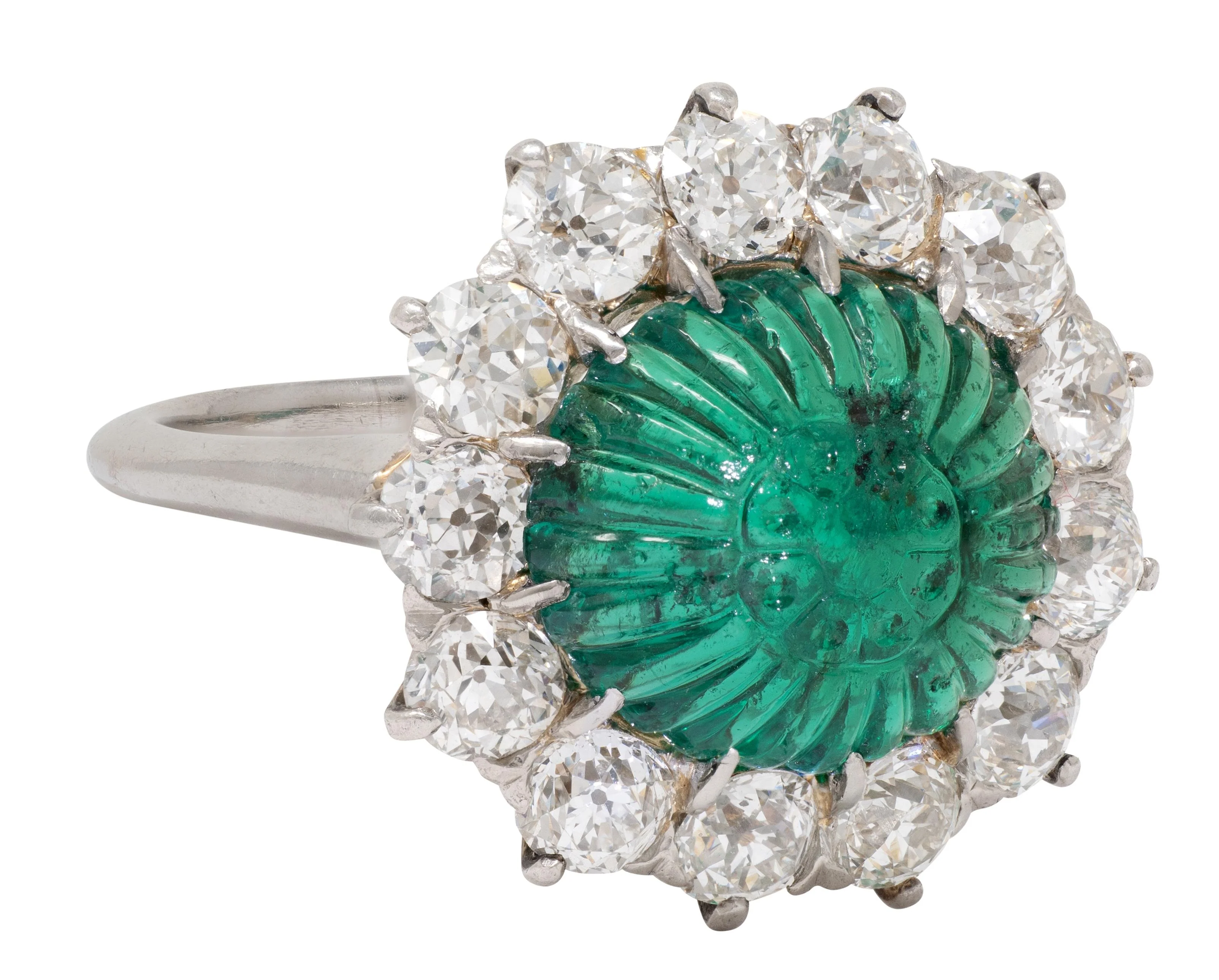 Art Deco Carved Mogul Emerald Diamond Platinum 18 Karat Yellow Antique Gold Halo Ring - Image 2