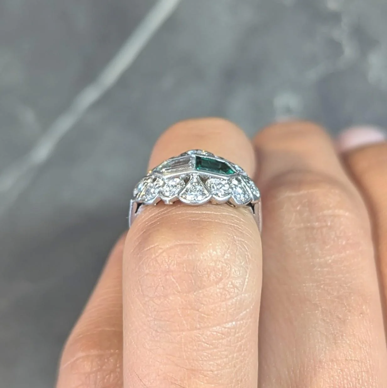 Birks Art Deco 1.20 CTW Emerald Diamond Platinum Cluster Vintage Dinner Ring - Image 12