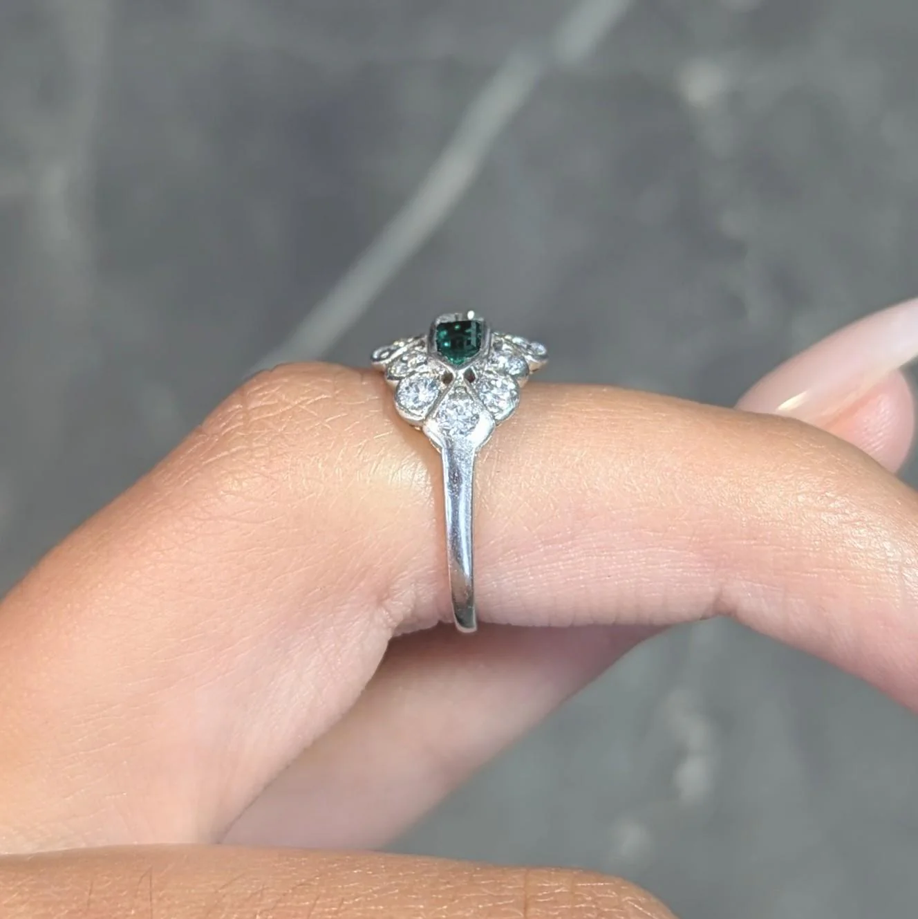 Birks Art Deco 1.20 CTW Emerald Diamond Platinum Cluster Vintage Dinner Ring - Image 13