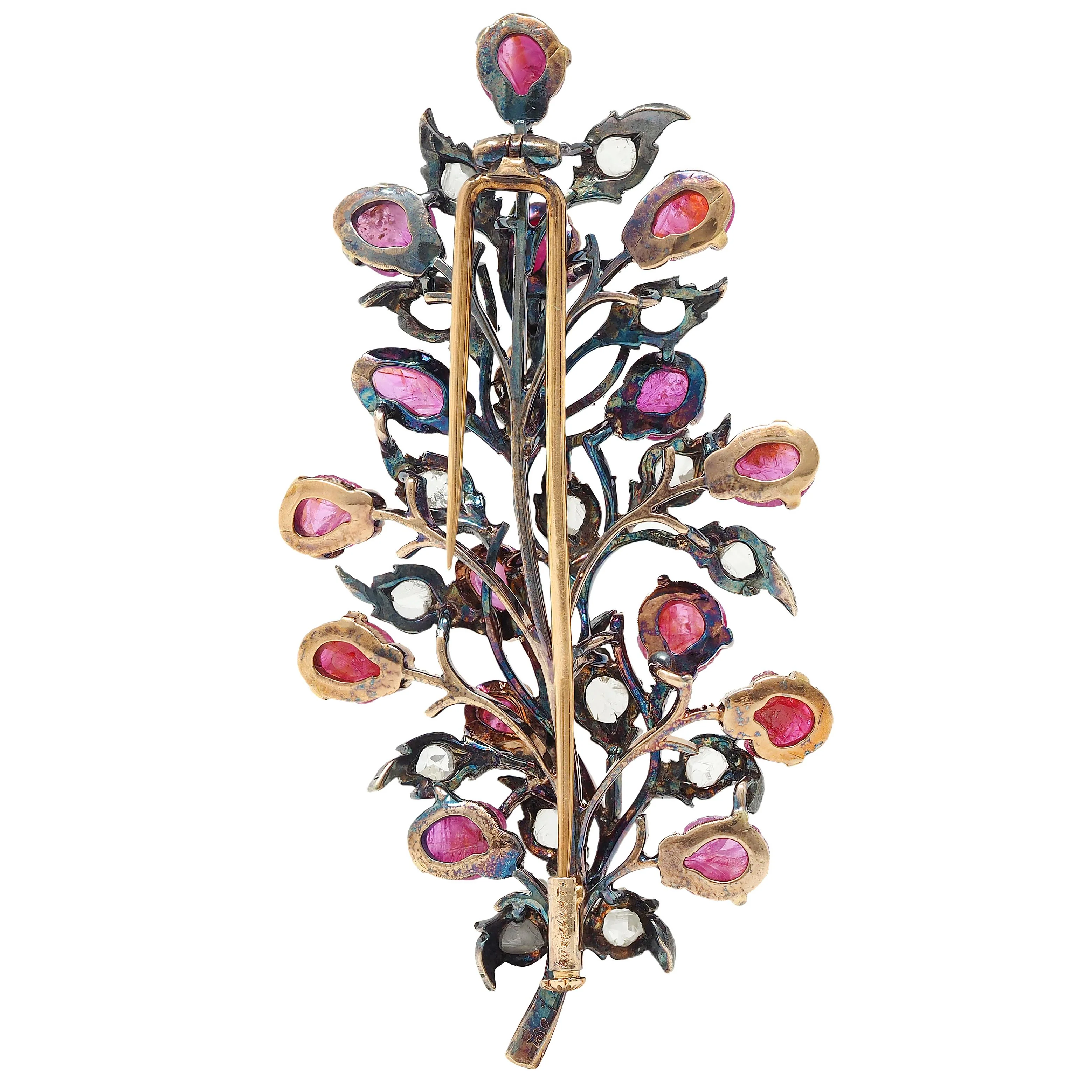 Buccellati Mid-Century 12.60 CTW Ruby Diamond 18 Karat Yellow Gold Silver Vintage Foliate Brooch - Image 4