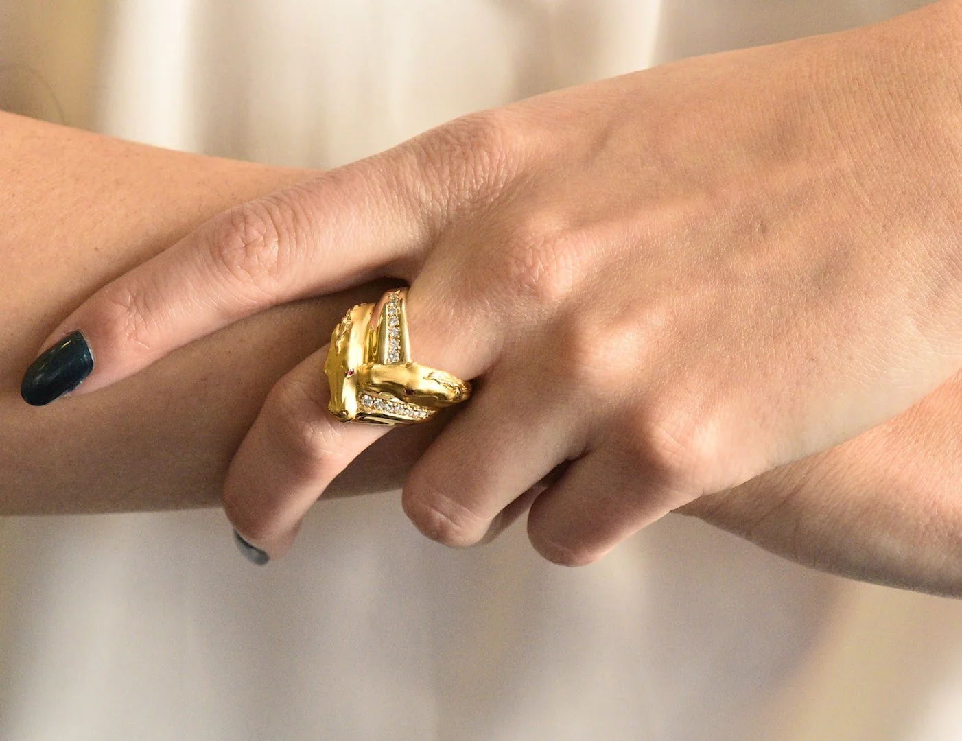 Carrera Y Carrera 0.30 CTW Diamond Ruby 18 Karat Gold Ecuestre Horse Ring - Image 8