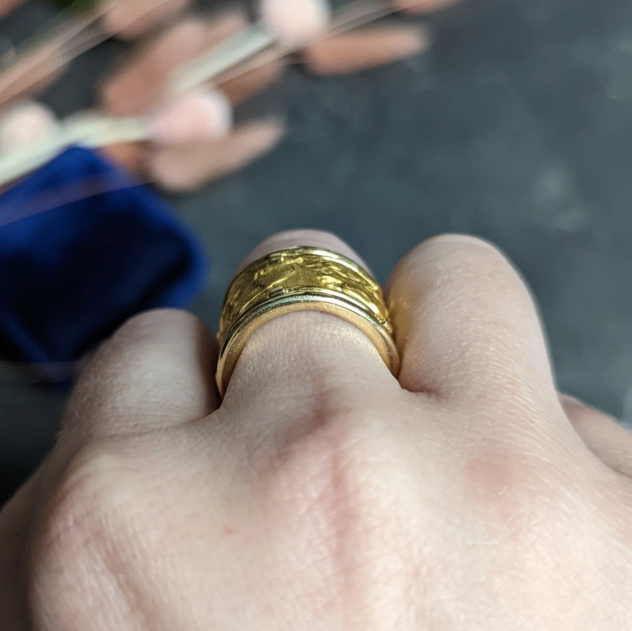 Carrera y Carrera 18 Karat Yellow Gold Horse Band Ring - Image 10