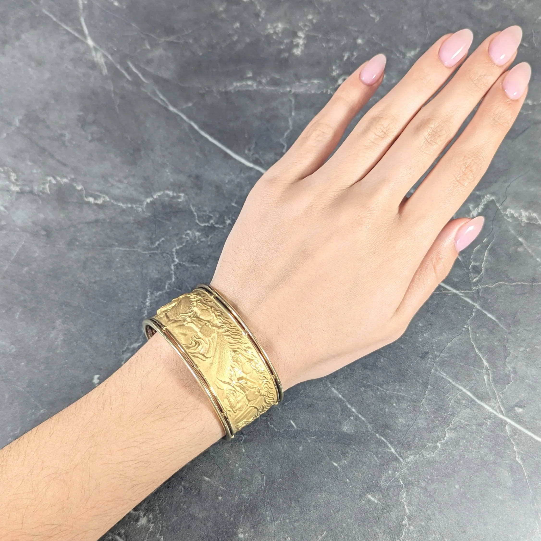 Carrera Y Carrera 1980's 18 Karat Yellow Gold Ecuestre Horse Vintage Cuff Bracelet - Image 12