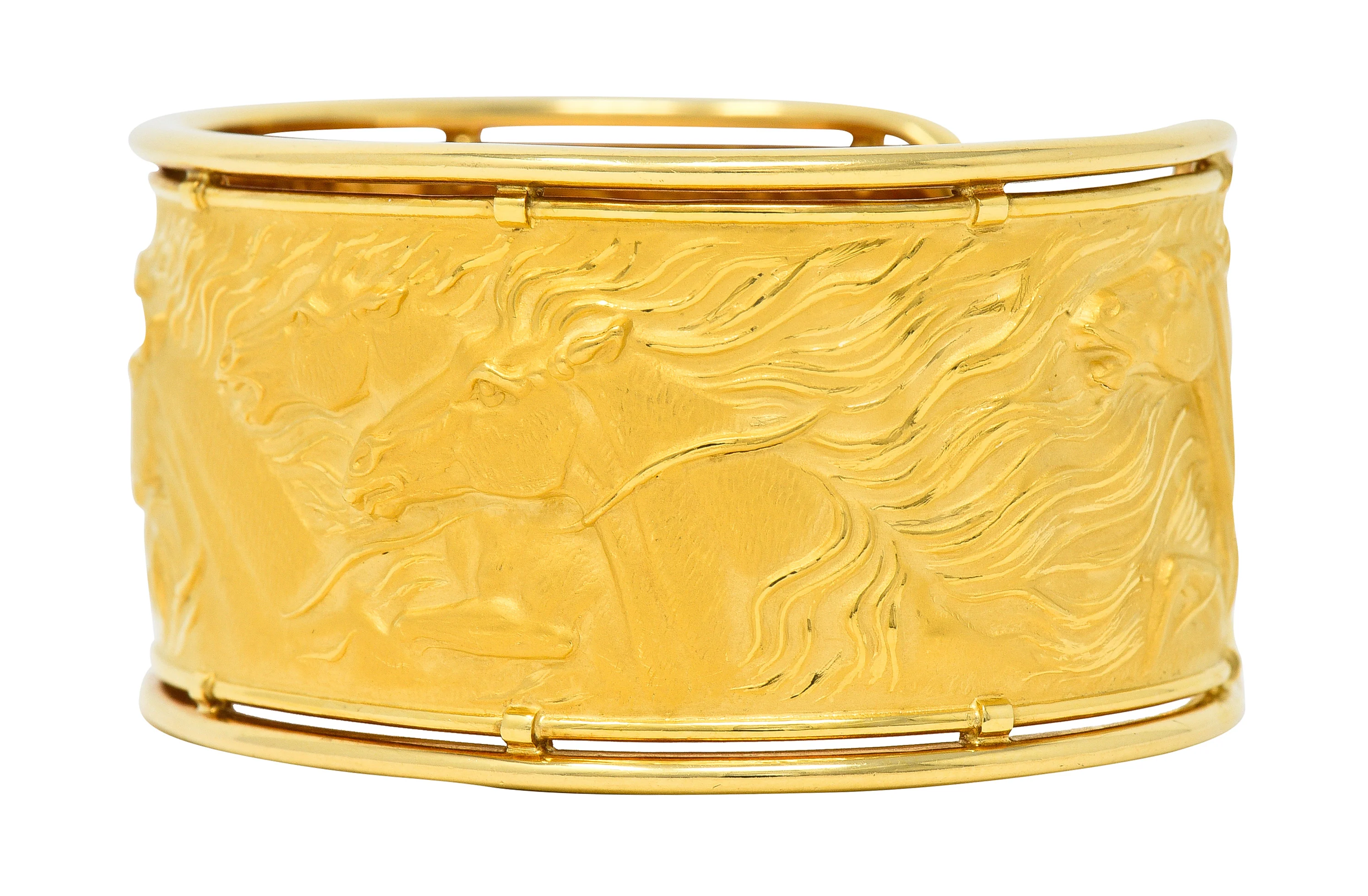 Carrera Y Carrera 1980's 18 Karat Yellow Gold Ecuestre Horse Vintage Cuff Bracelet - Image 7