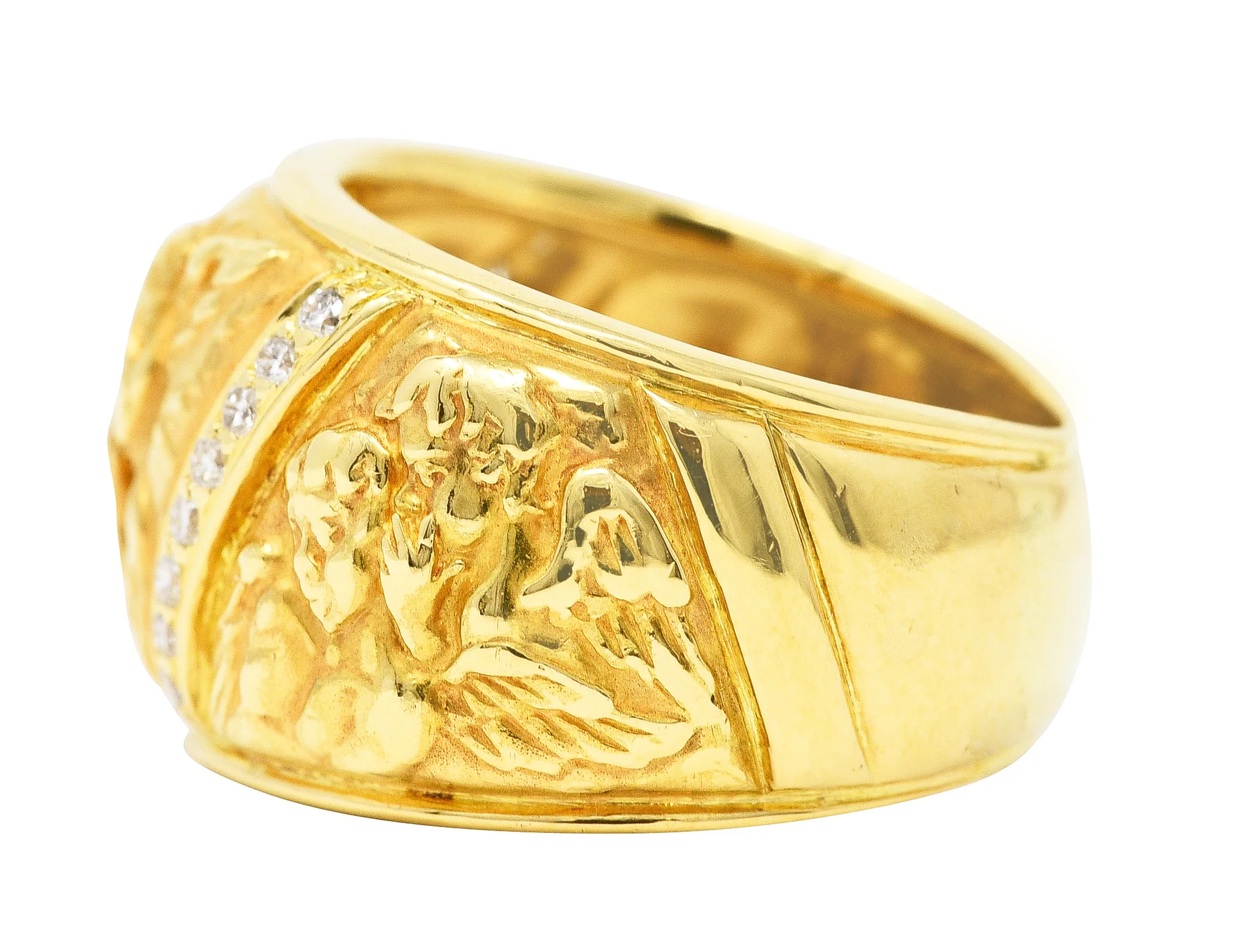 Carrera y Carrera 1990's 18 Karat Yellow Gold Repoussé Cherub Vintage Band Ring - Image 5