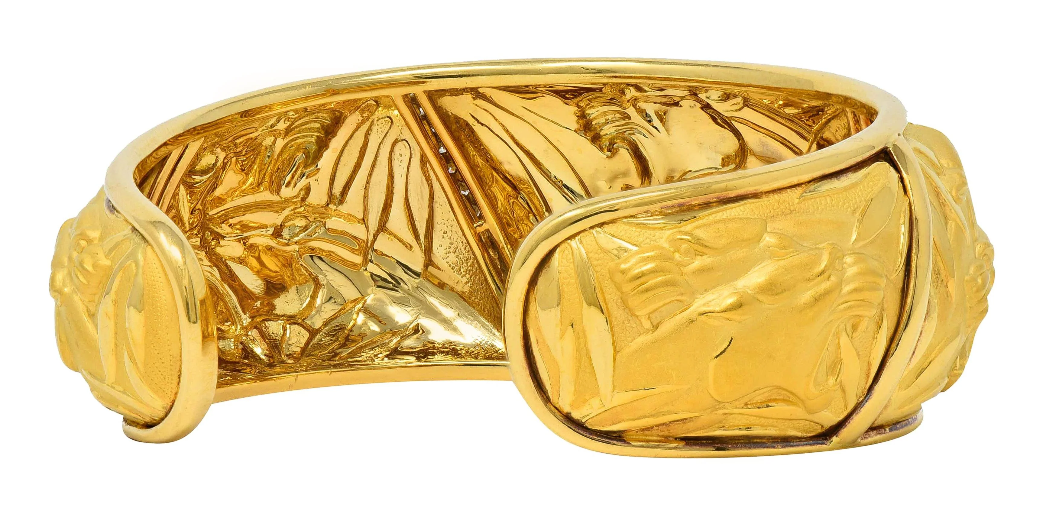 Carrera y Carrera 1990's Diamond 18 Karat Yellow Gold Vintage Panther Cuff Bracelet - Image 4